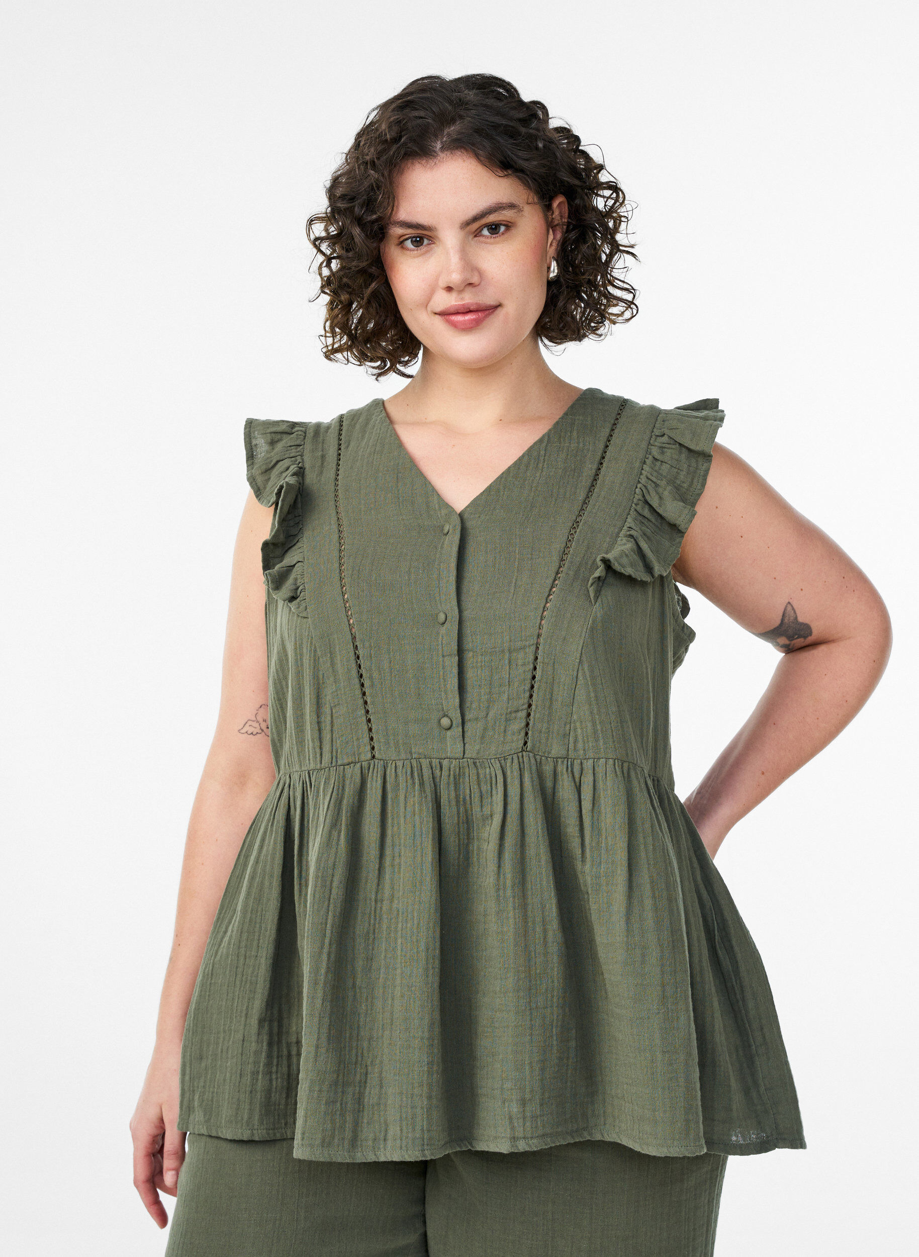 Mouwloze blouse van katoen mousseline met ruches, Groen, Model