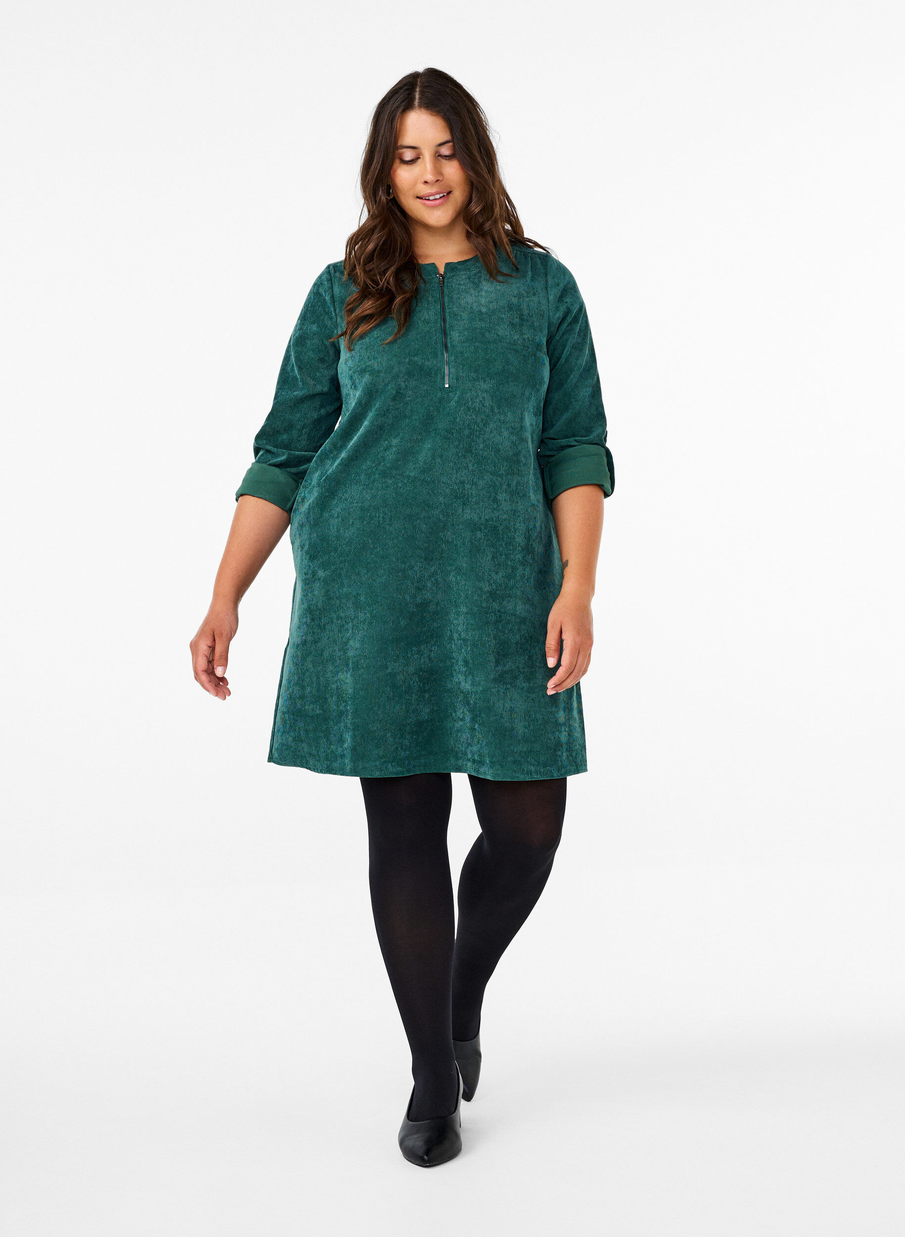 Zizzi Robe en velours avec d&eacute;tail de fermeture &eacute;clair, Posy Green, Model image number 2
