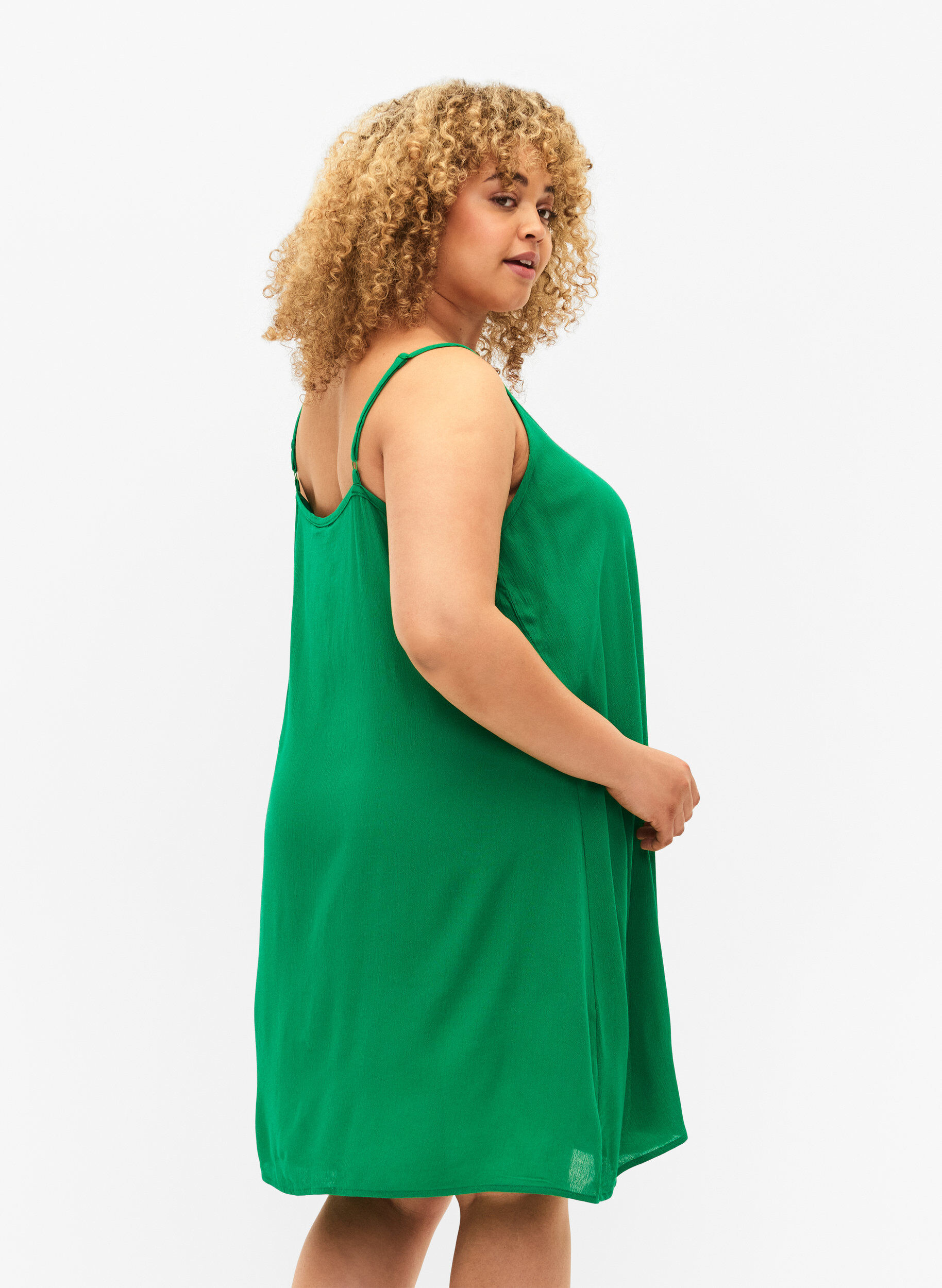 Zizzi Robe en viscose &agrave; n&oelig;uds de couleur unie, Vert, Model image number 1