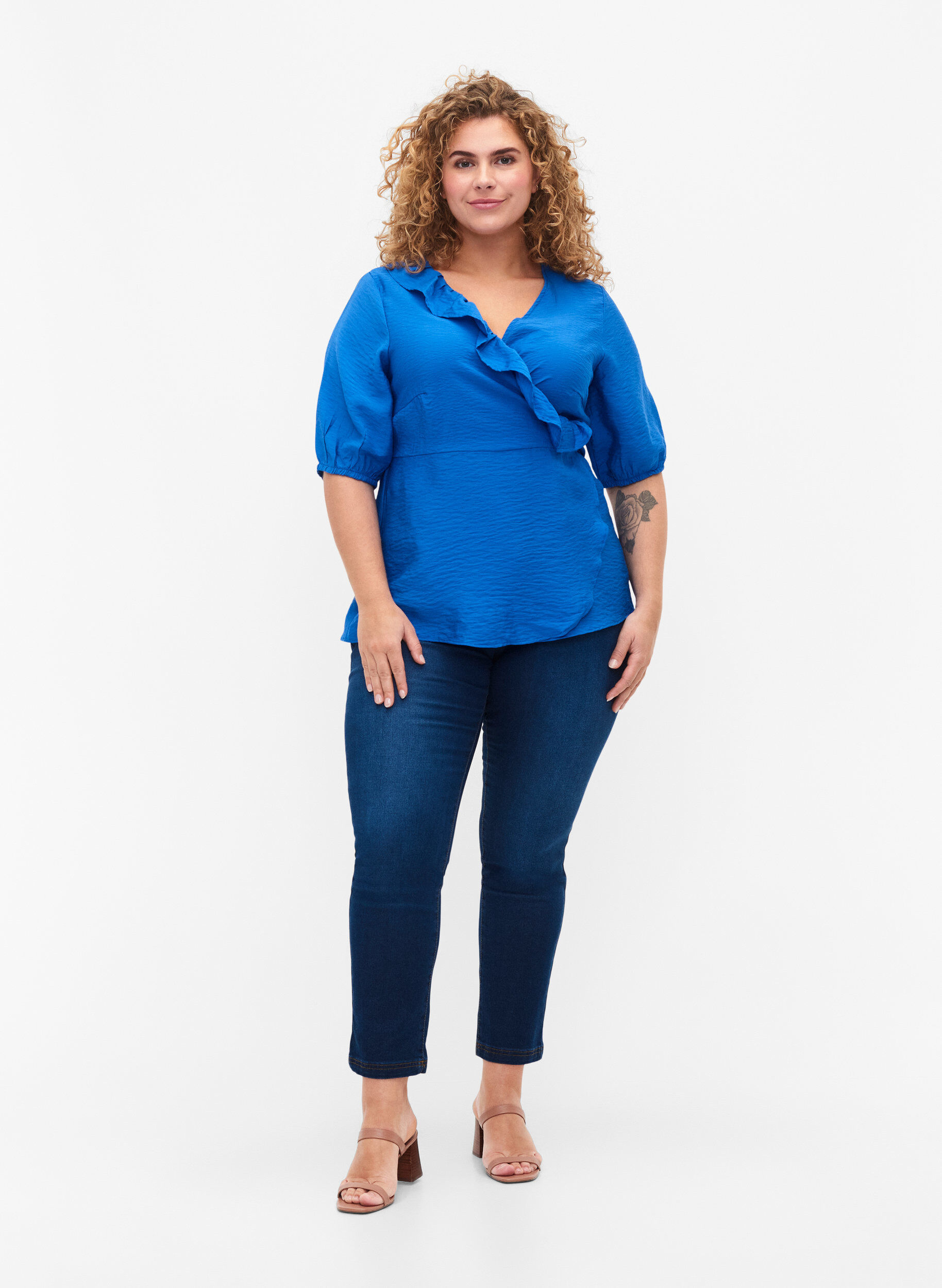 Zizzi Blouse cache-c&oelig;ur en viscose avec manches mi-longues, Olympian Blue, Model image number 2