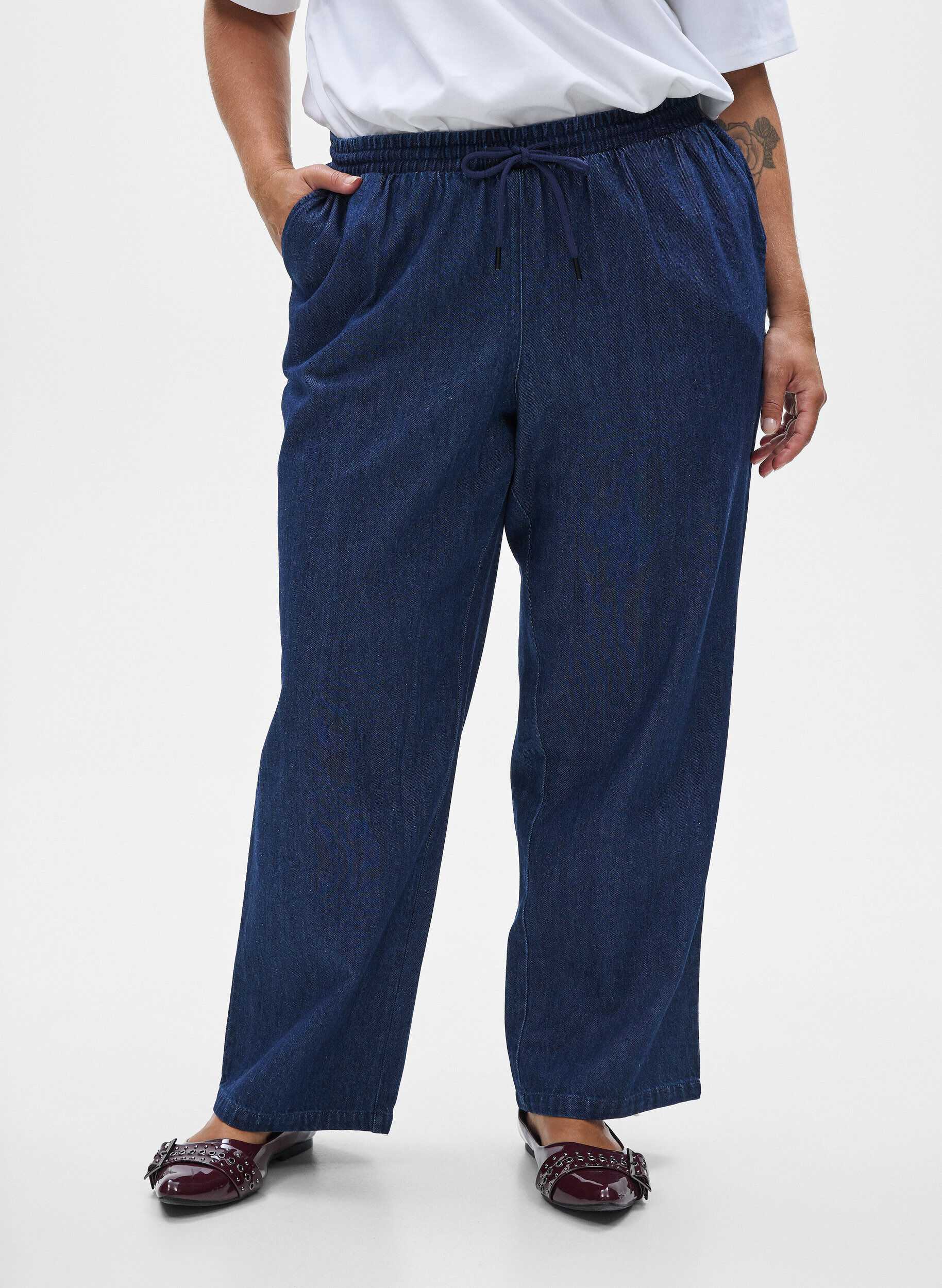 ZizziJeans coupe droite &agrave; taille &eacute;lastique, Bleu, Model image number 2