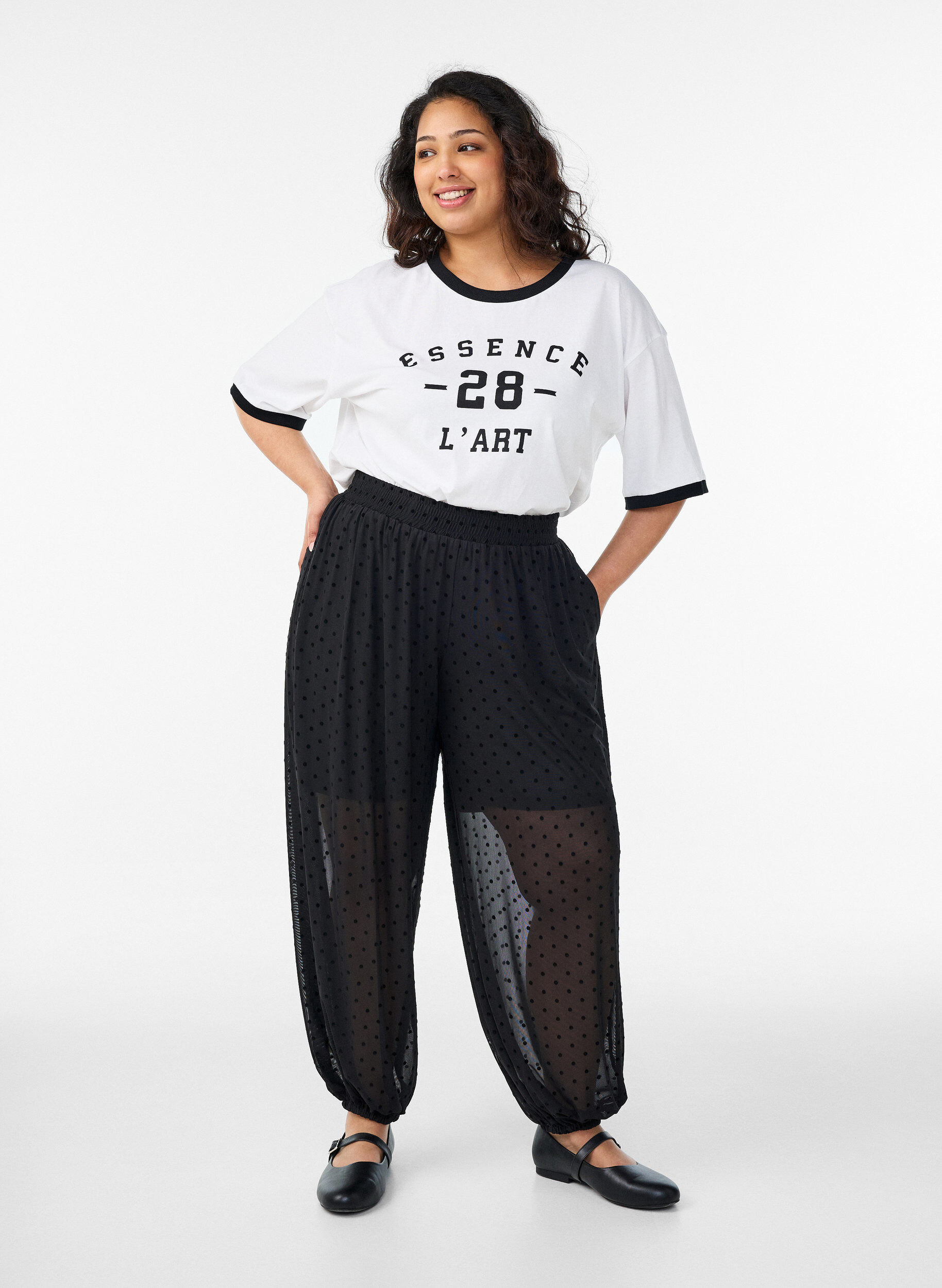 Zizzi Pantalon ballon en maille &agrave; pois, Noir, Model image number 0