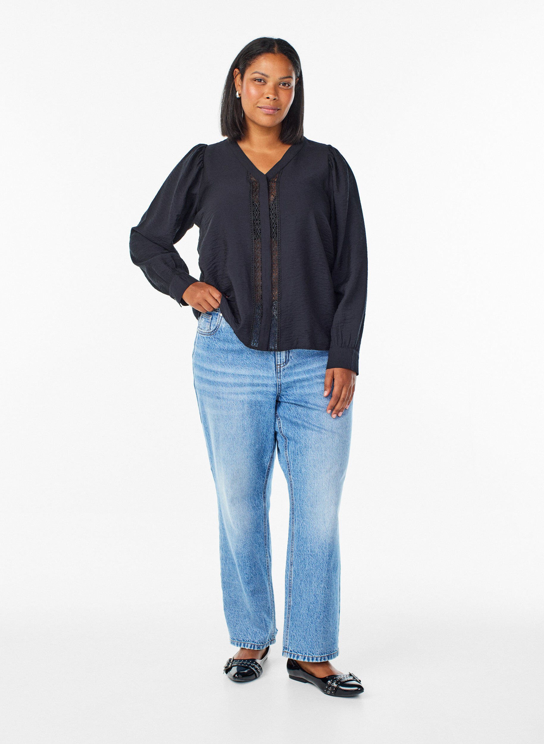 ZizziBlouse met V-hals en geborduurde banden, Zwart, Model image number 1