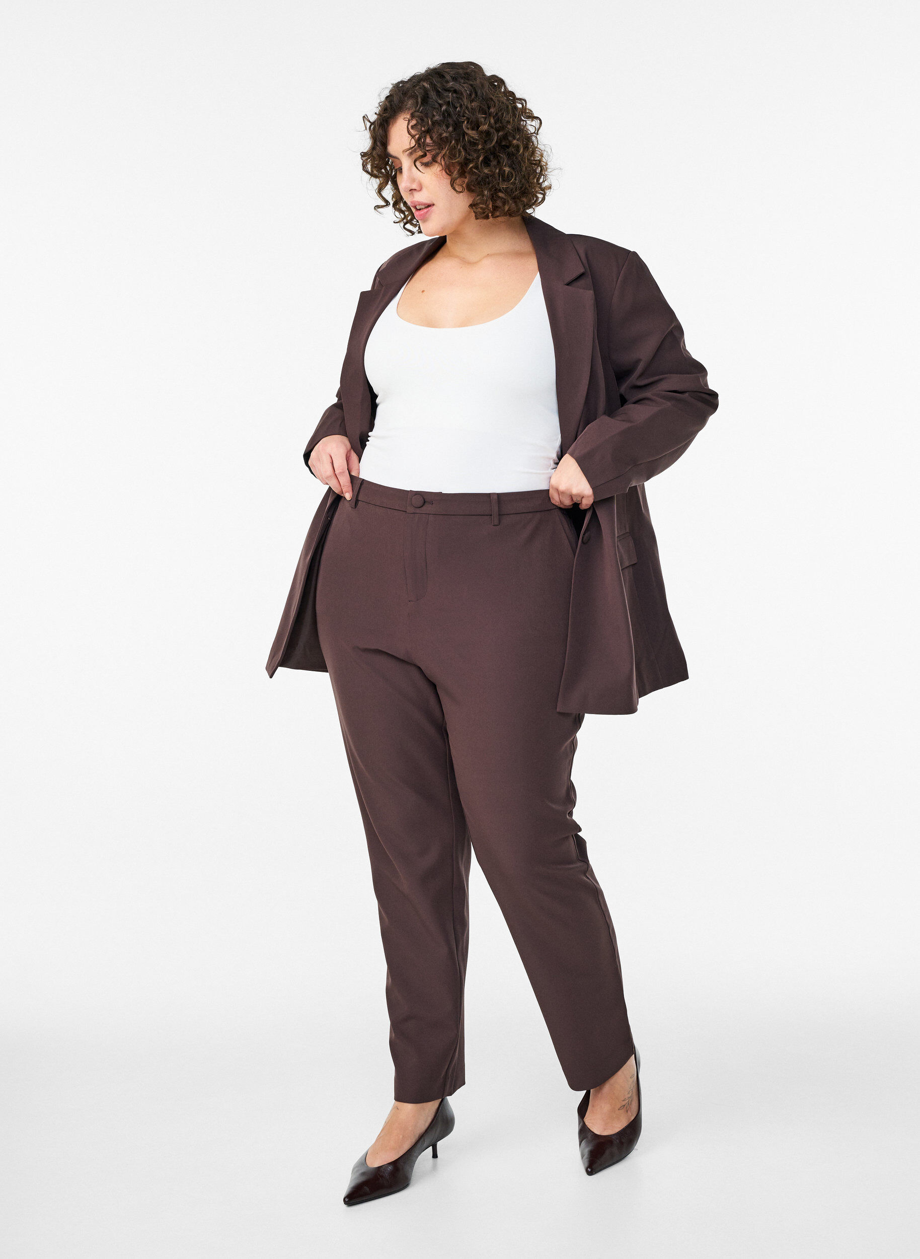 Broek met zakken en rechte pijpen, Bruin, Model