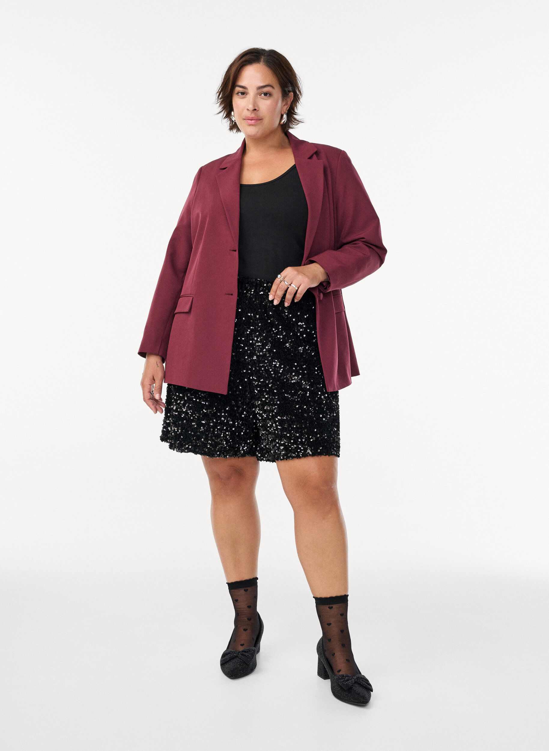 Zizzi Short taille haute &agrave; sequins, Noir, Model image number 1