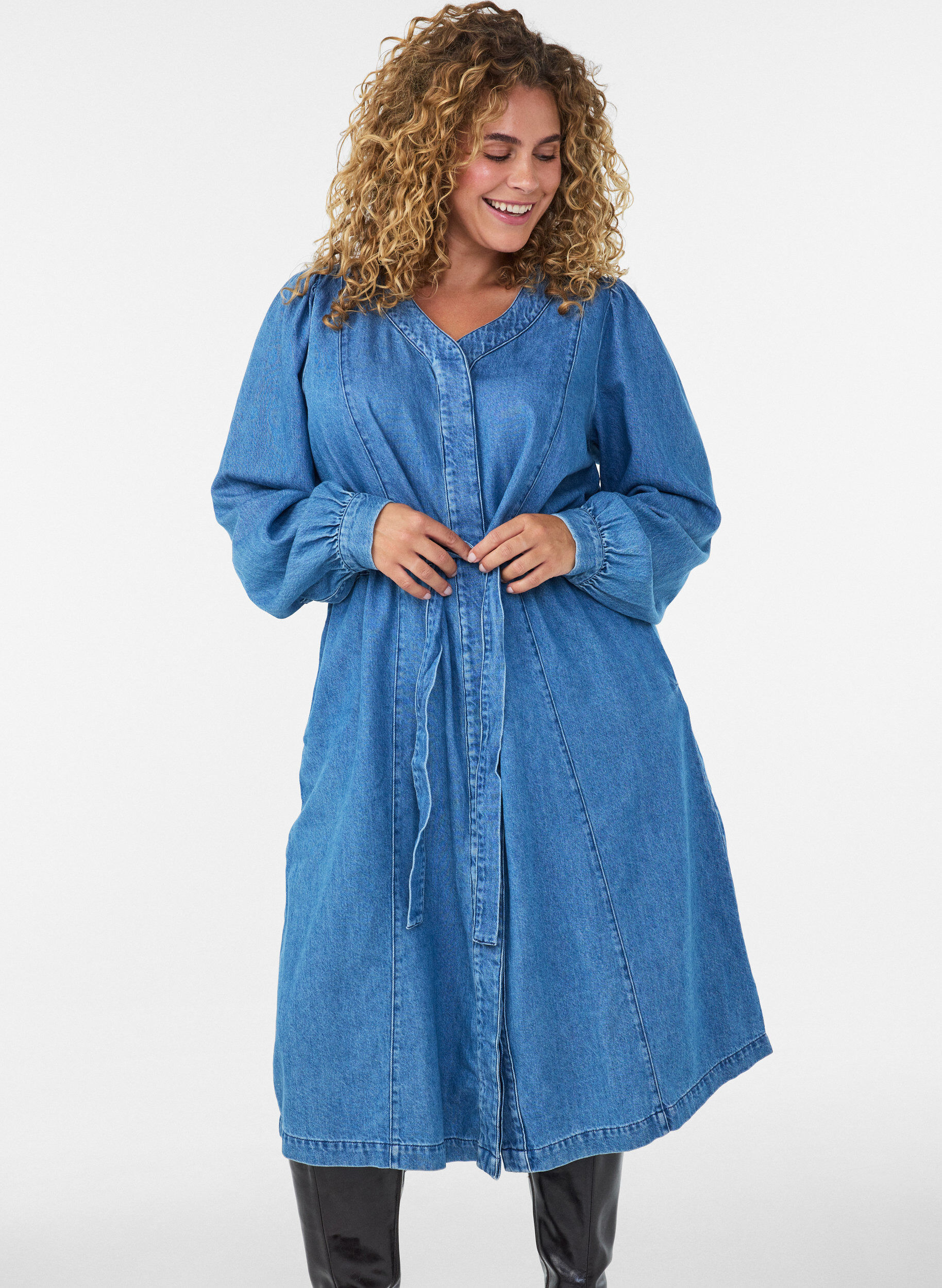 ZizziRobe en jean avec col en V et ceinture &agrave; nouer, Bleu Clair, Model image number 0