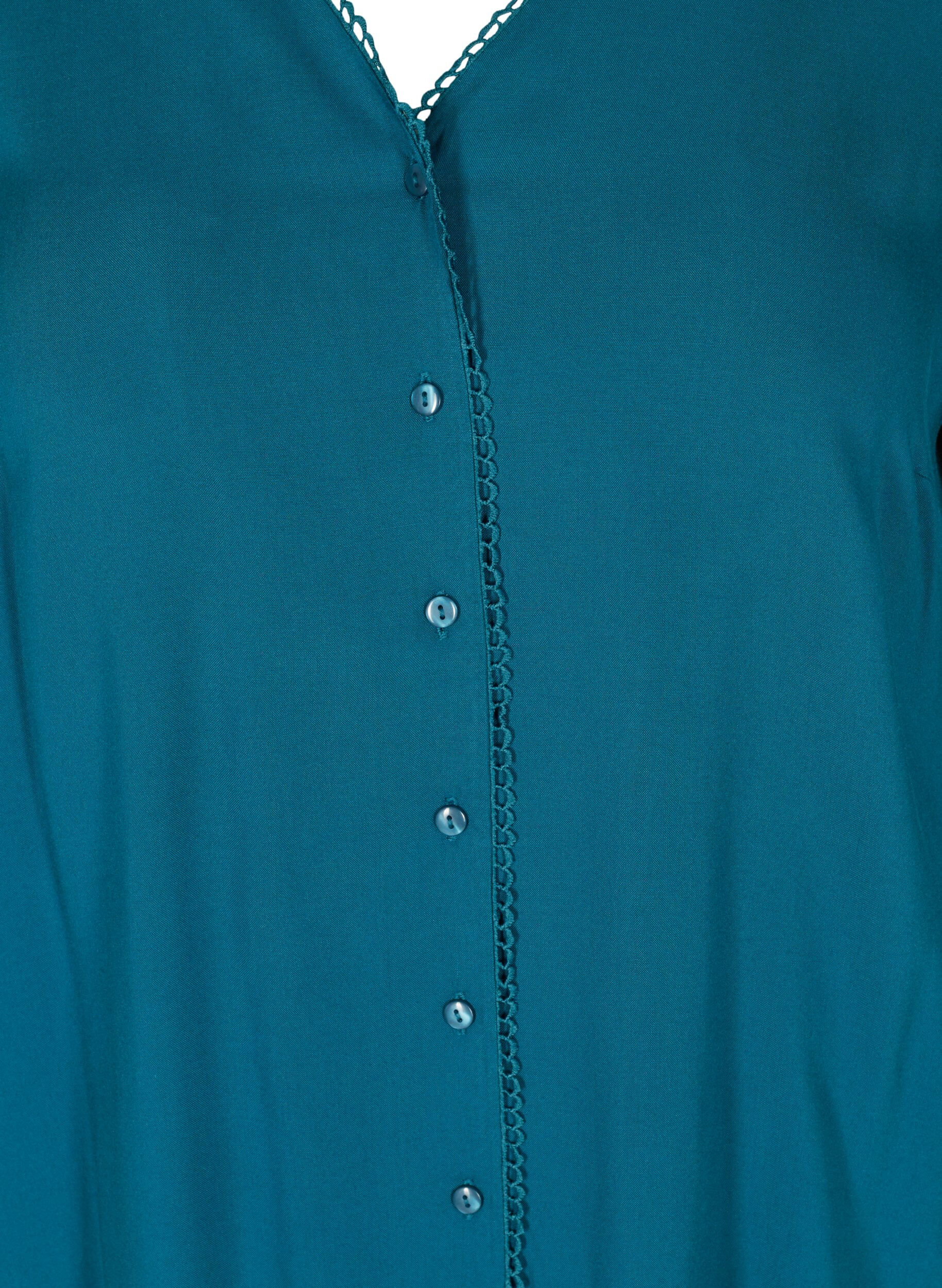 Zizzi Blouse en viscose avec boutons et manches bouffantes, Poseidon, Packshot image number 2
