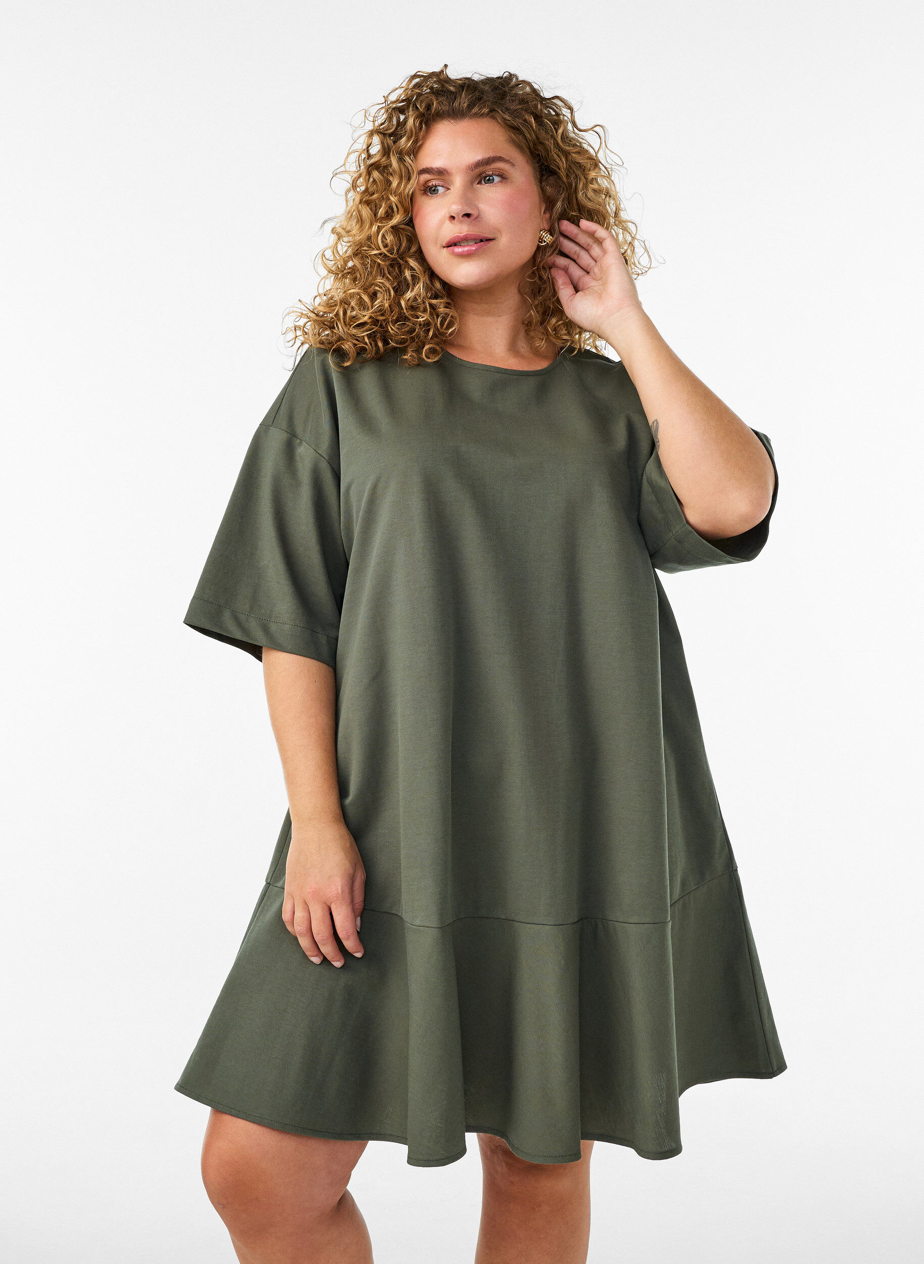 ZizziKorte jurk met losse pasvorm en volantzoom, Groen, Model image number 0