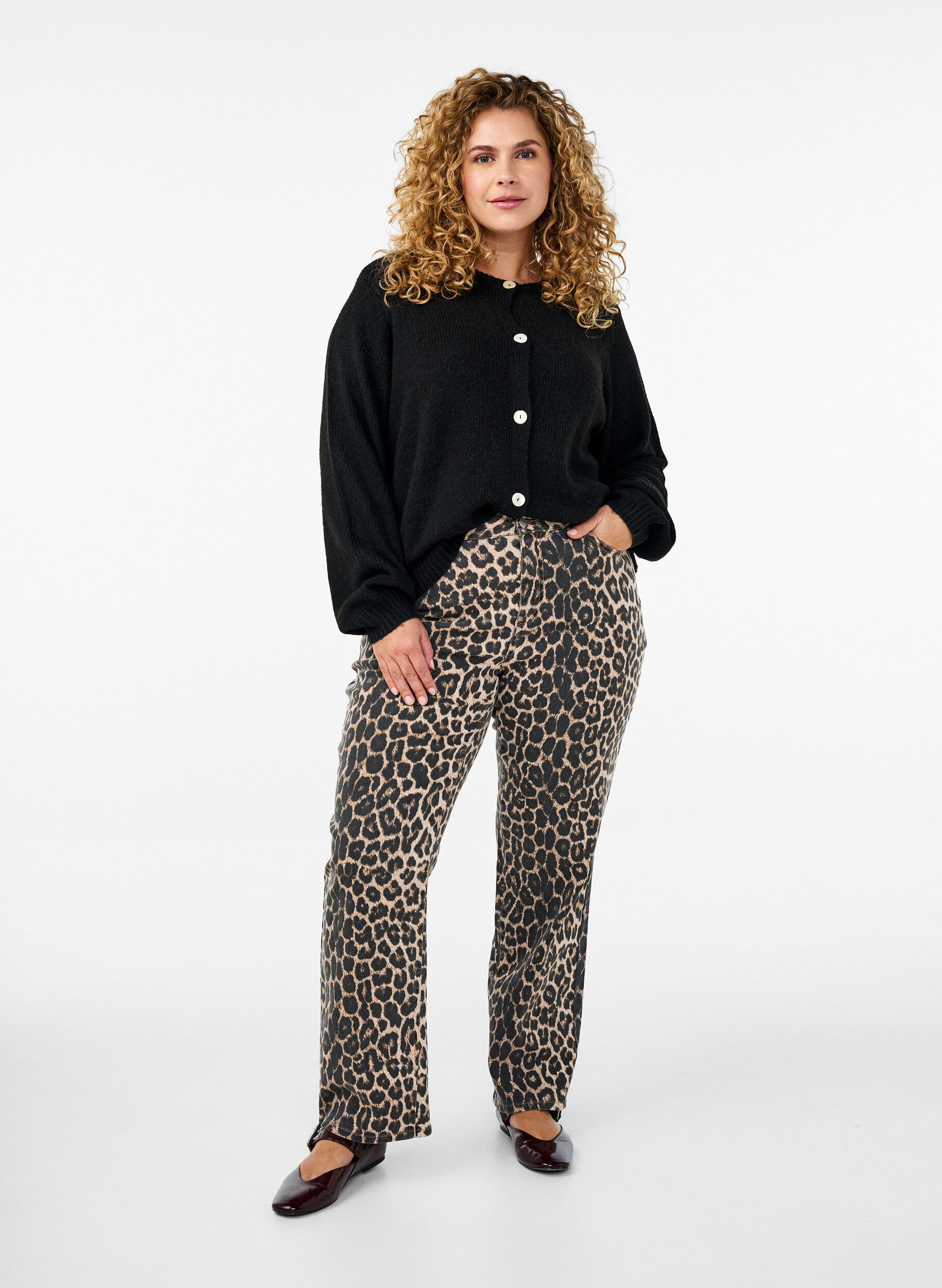 Straight-fit jeans met luipaardprint, Bruin, Model