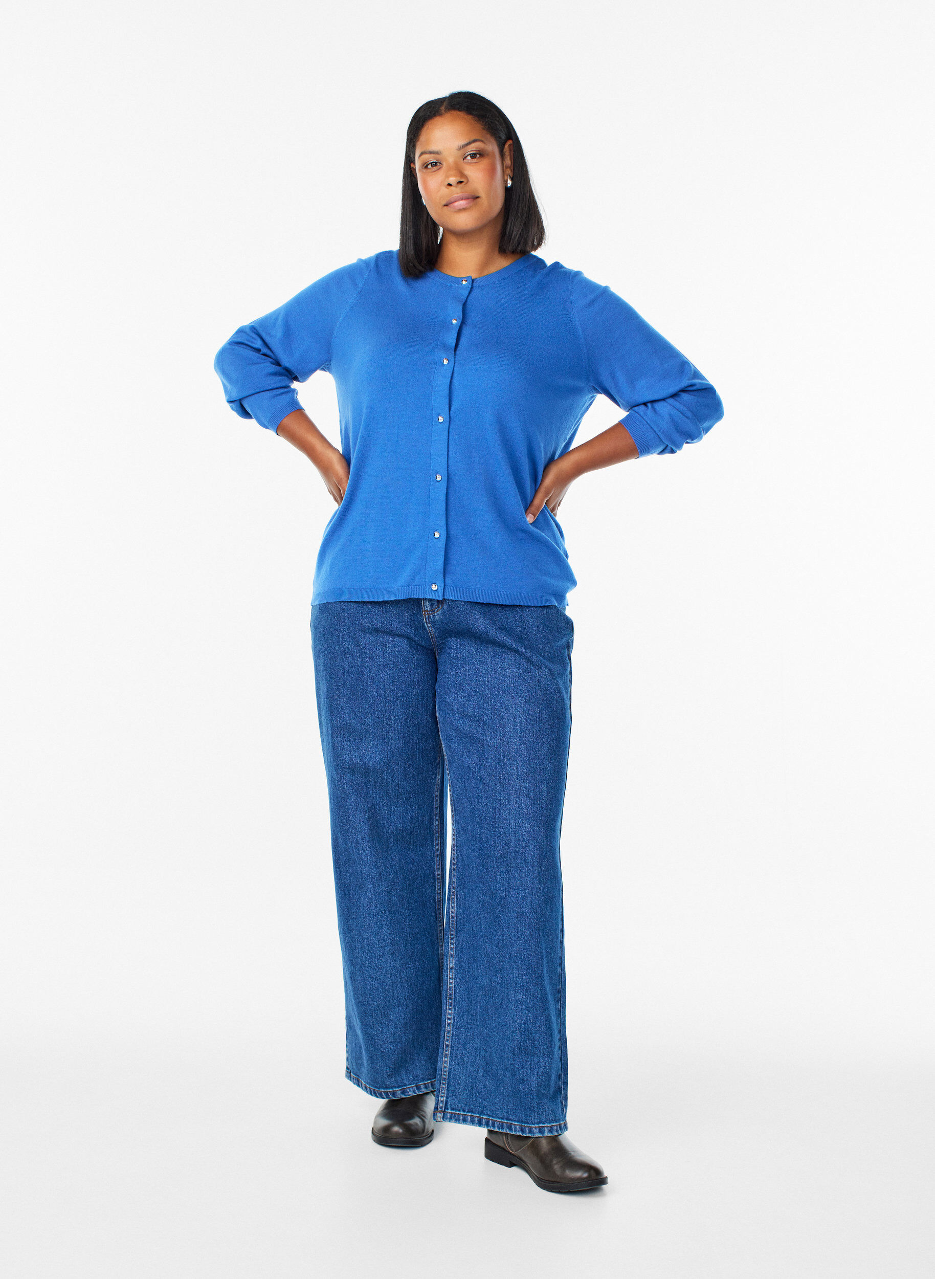 Zizzi Cardigan &agrave; boutons ronds, Bleu, Model image number 1