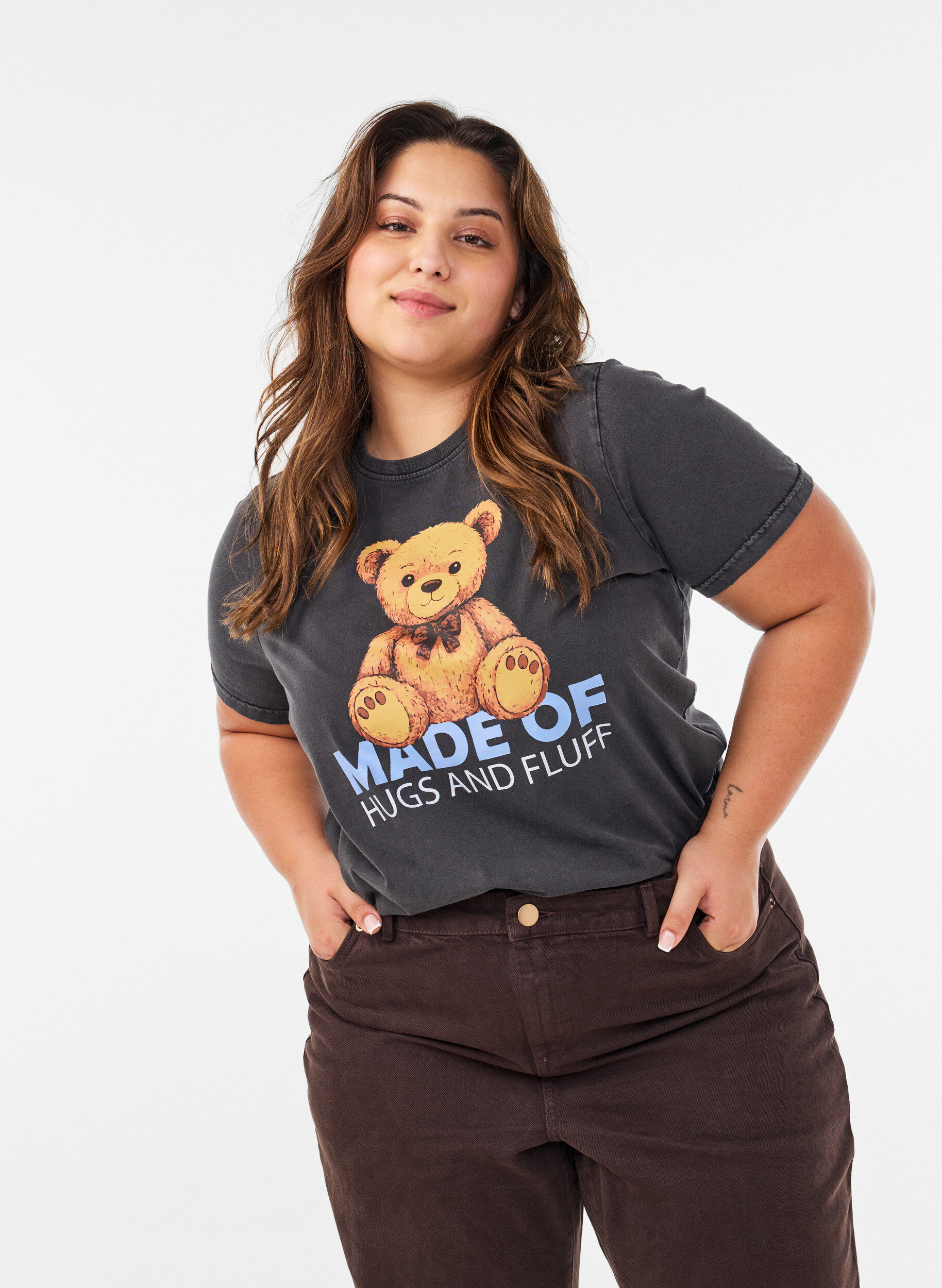 Grafisch T-shirt van biologisch katoen, Zwart, Model