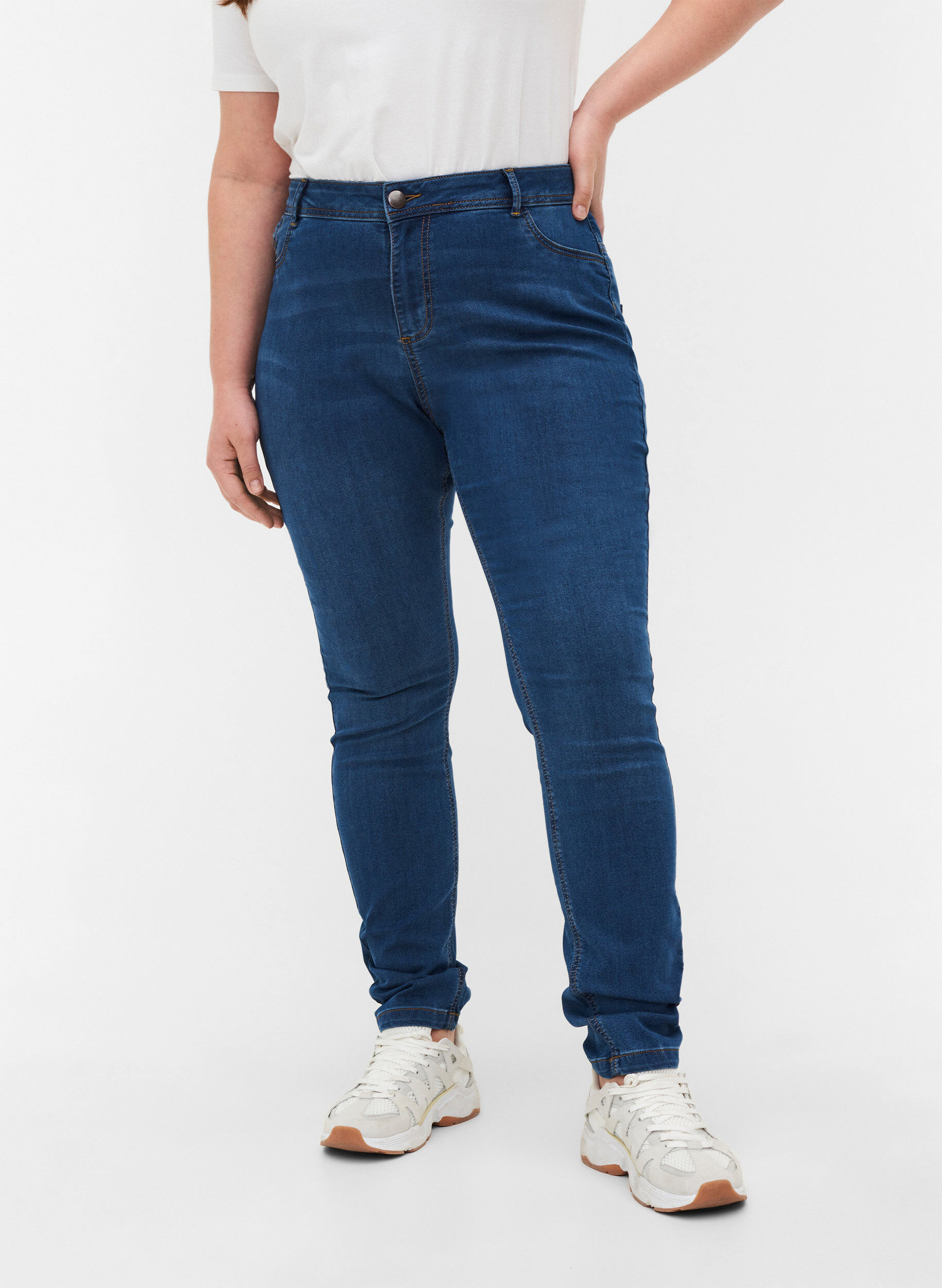 ZizziExtra slim fit Amy jeans met hoge taille, Blauw, Model image number 4