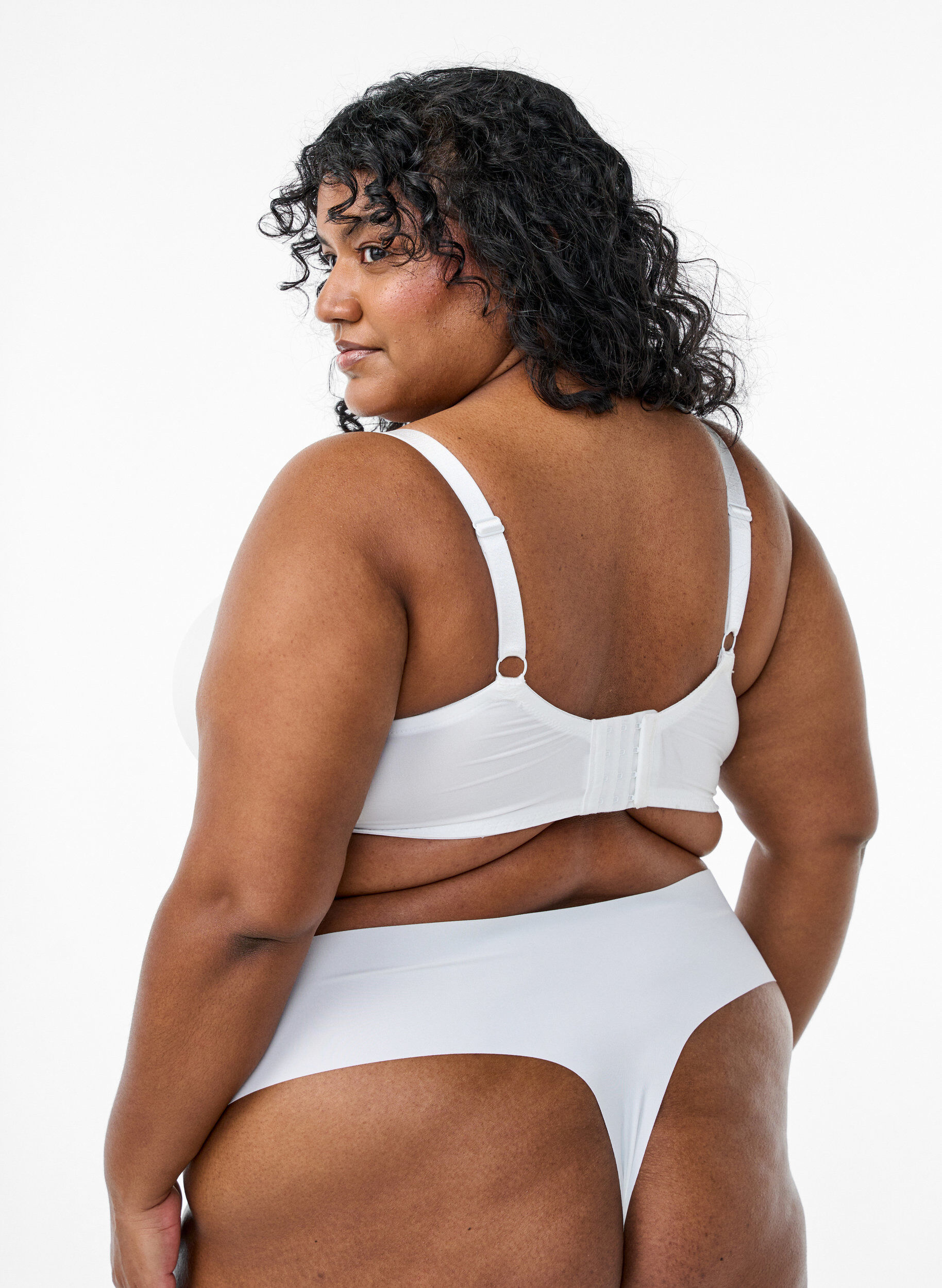 Zizzi Soutien-gorge moul&eacute; avec d&eacute;tails en dentelle, Blanc, Model image number 2