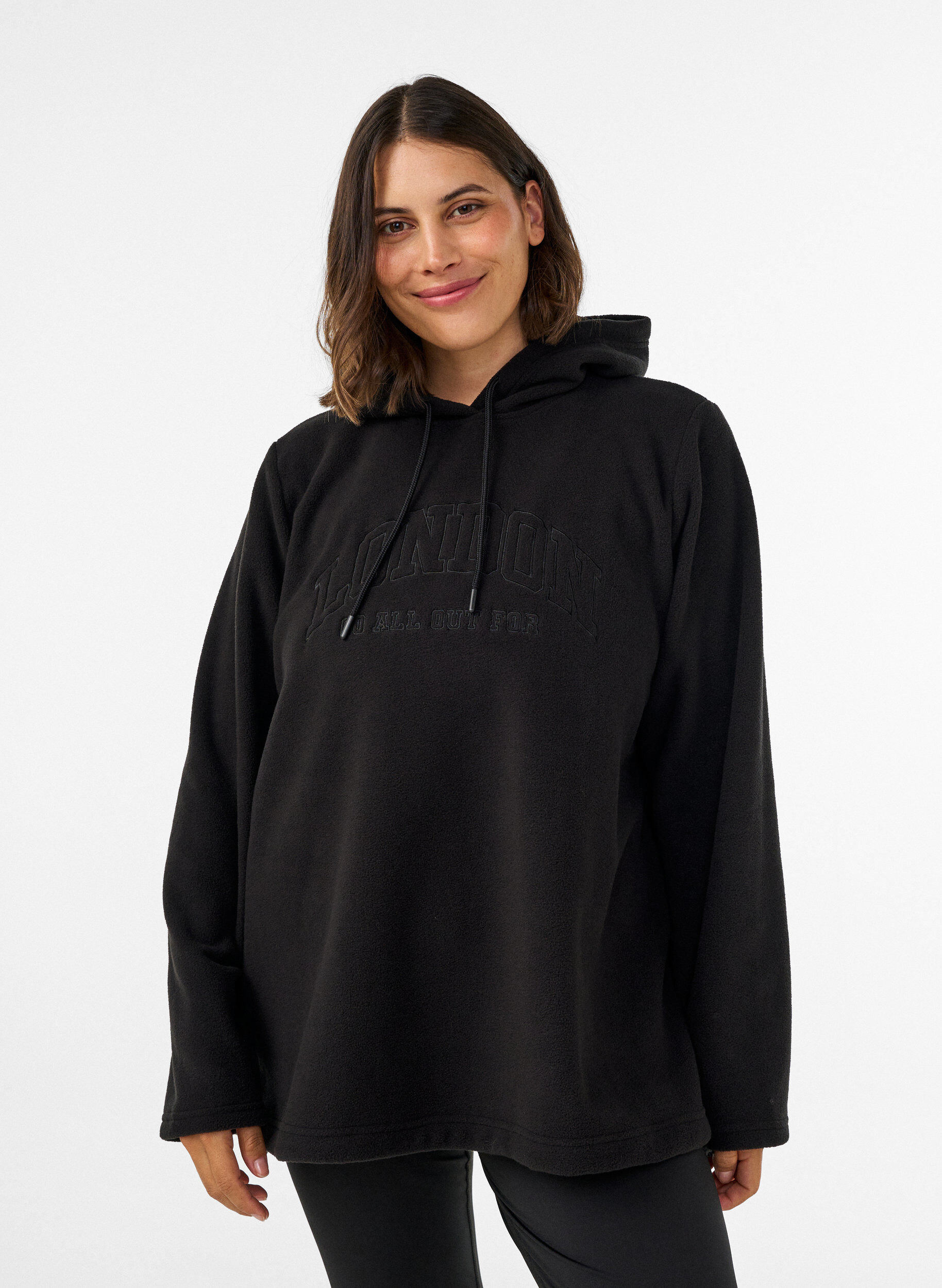 Sweat &agrave; capuche en polaire avec col montant et texte brod&eacute;, Noir, Model
