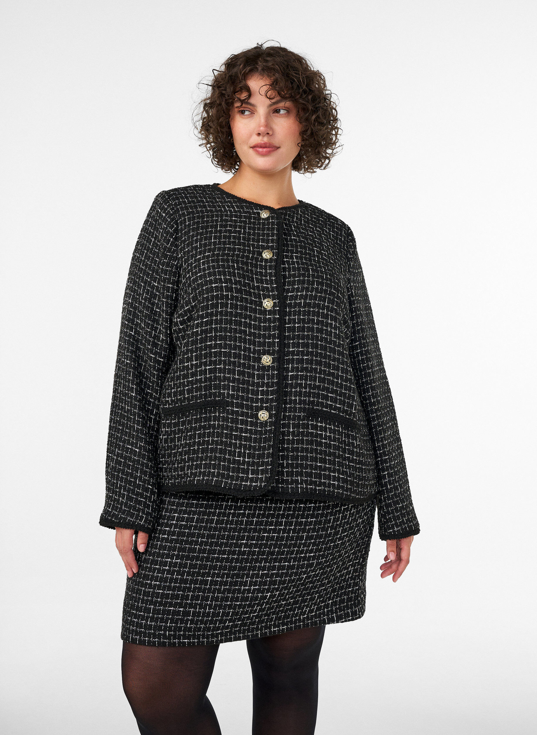 Korte boucl&eacute; rok, Zwart, Model