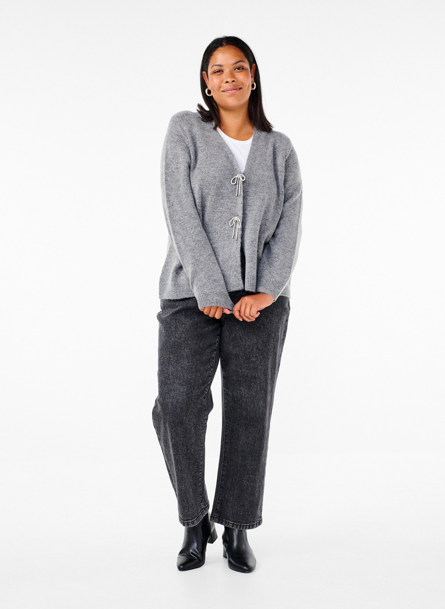 Zizzi Cardigan tricot&eacute; avec un n&oelig;ud en argent, Medium Grey Melange, Model image number 2