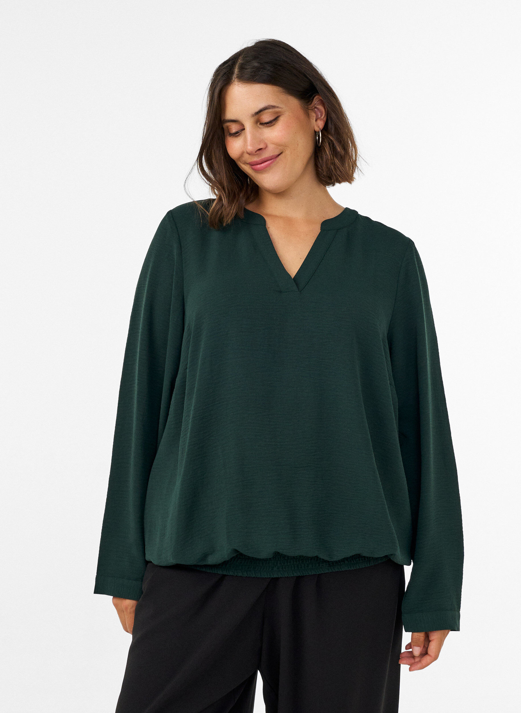 ZizziBlouse &agrave; la silhouette ballon avec col en V, Vert fonc&eacute;, Model image number 0