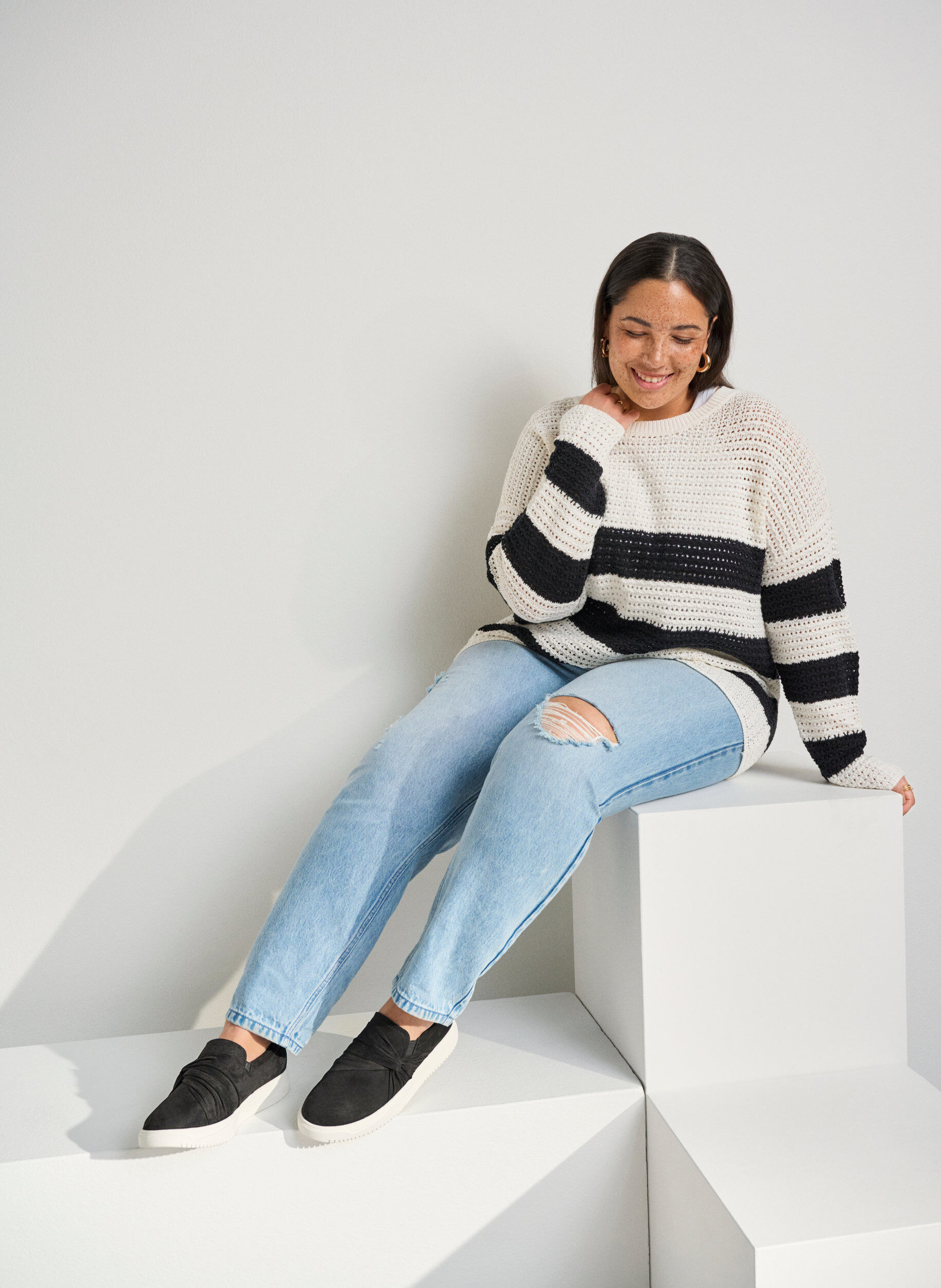 Zizzi Slip-on large avec d&eacute;tail de n&oelig;ud, Noir, Image image number 0