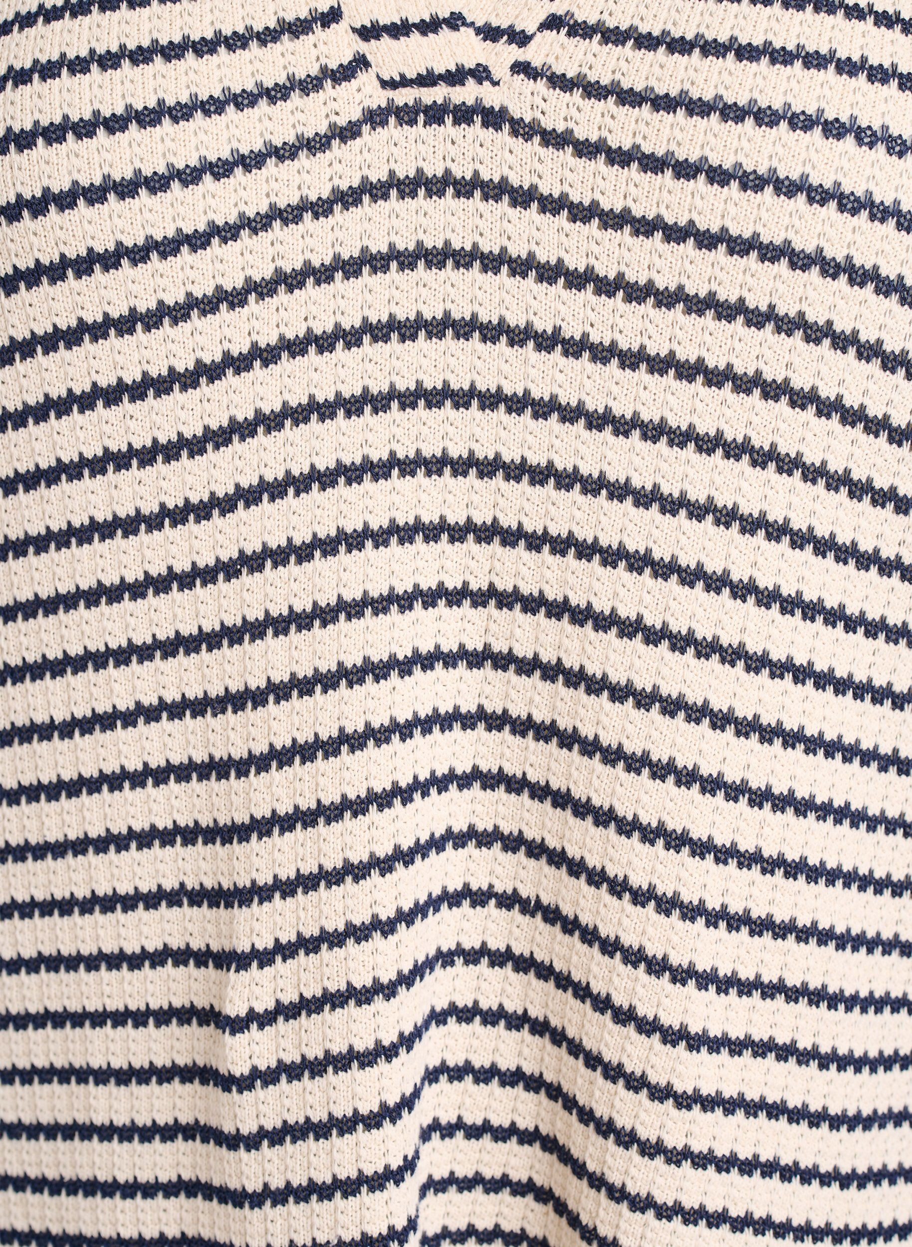 Zizzi Blouse ray&eacute;e en jersey avec col et d&eacute;collet&eacute; en V, Beige, Packshot image number 2