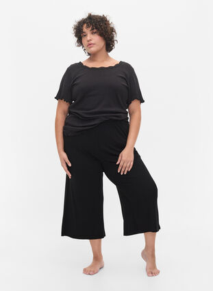 Pantalon de pyjama 7/8 en viscose, Black, Model image number 2
