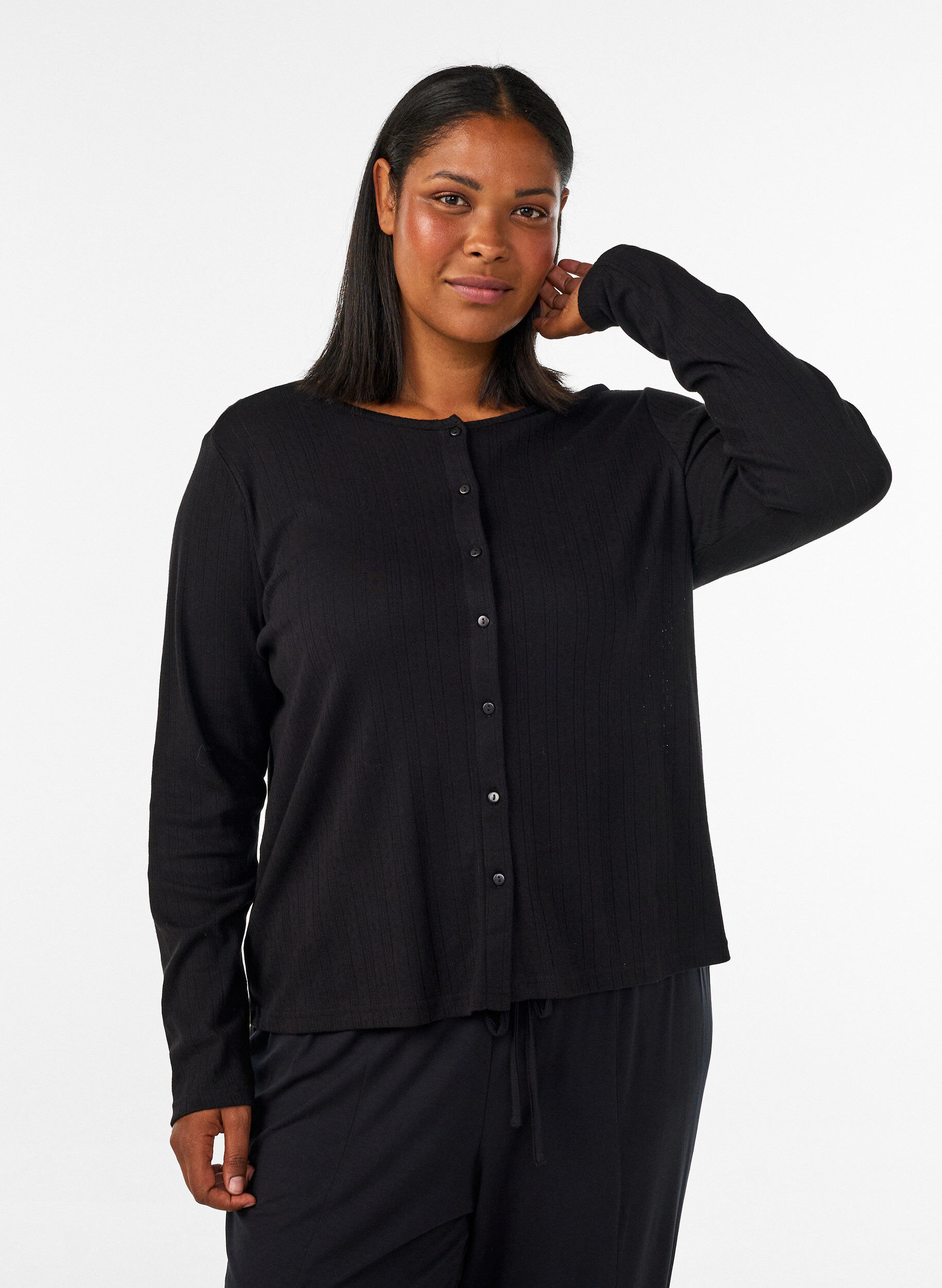 Cardigan en coton biologique avec broderie ajour&eacute;e, Noir, Model