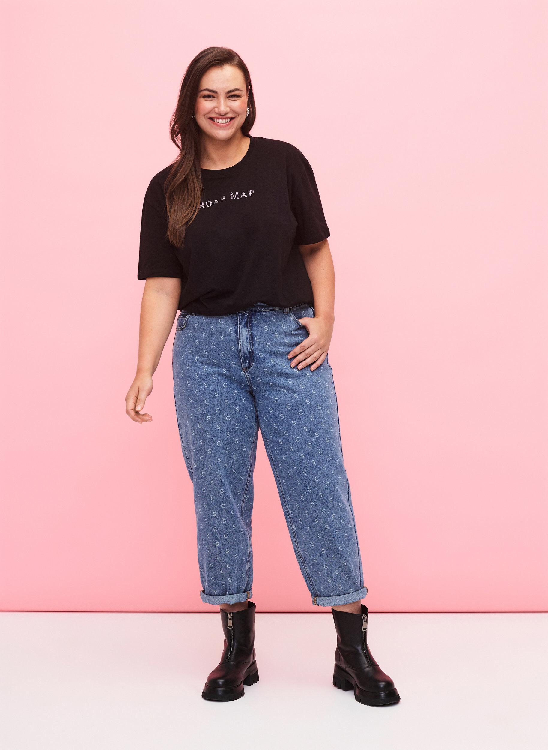 Zizzi T-shirt en coton biologique avec des similipierres, Black, Model image number 2