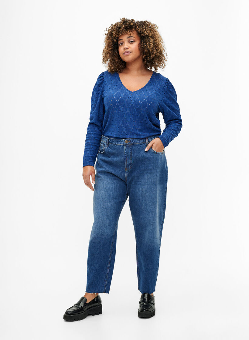 Chemisier avec col en V et motif ajouré, Limoges, Model image number 2