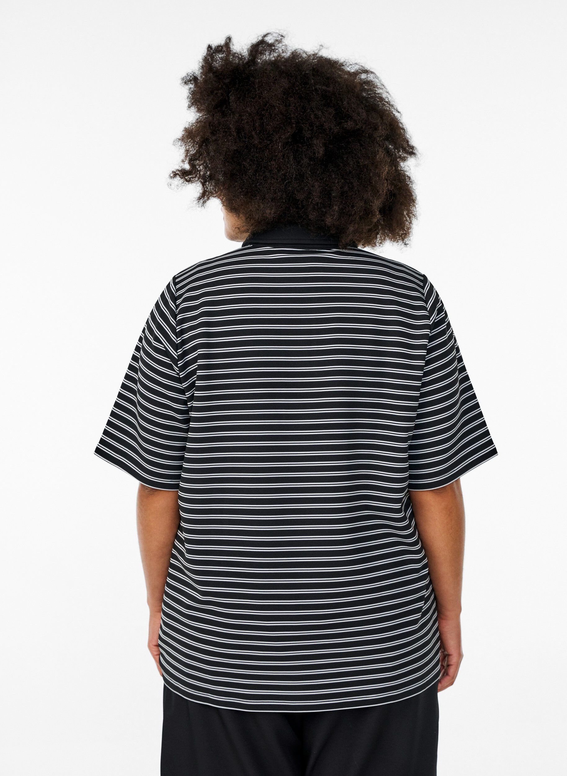 ZizziGestreept poloshirt met korte mouwen en rits, Zwart, Model image number 2