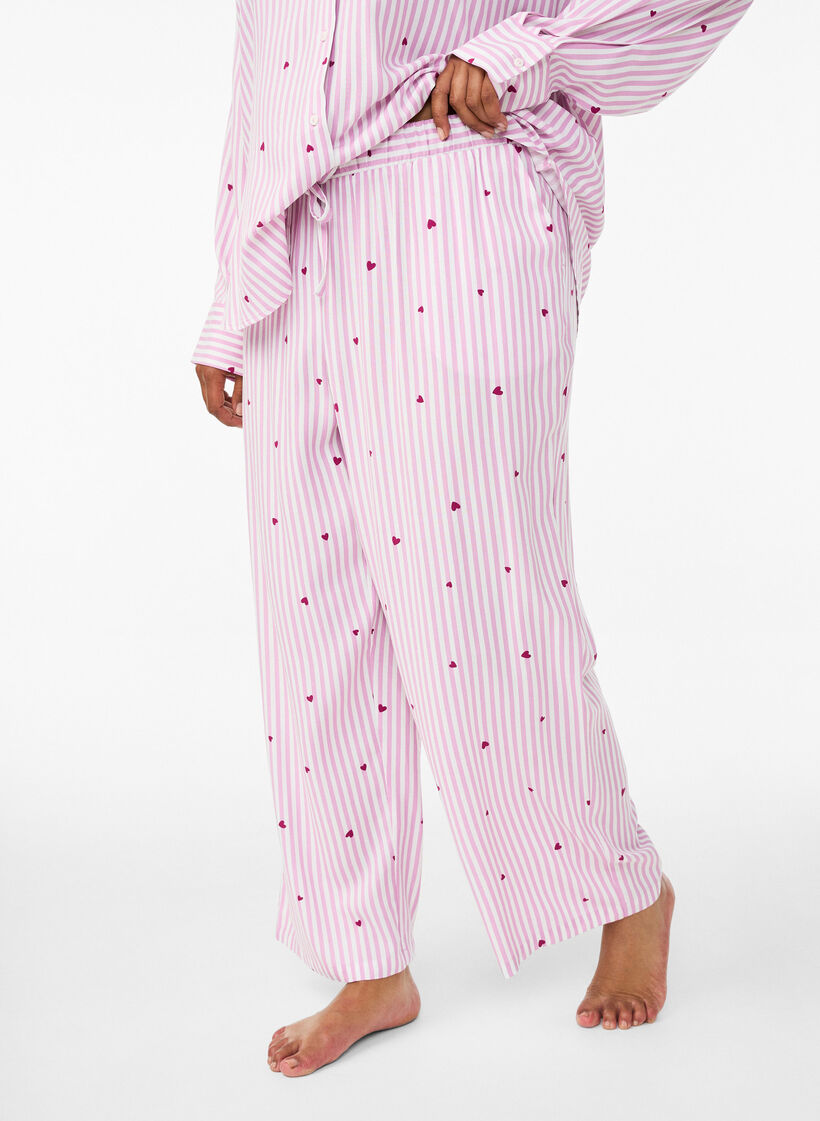 Pantalon de nuit ample &agrave; rayures et c&oelig;urs, Rose, Model image number 2