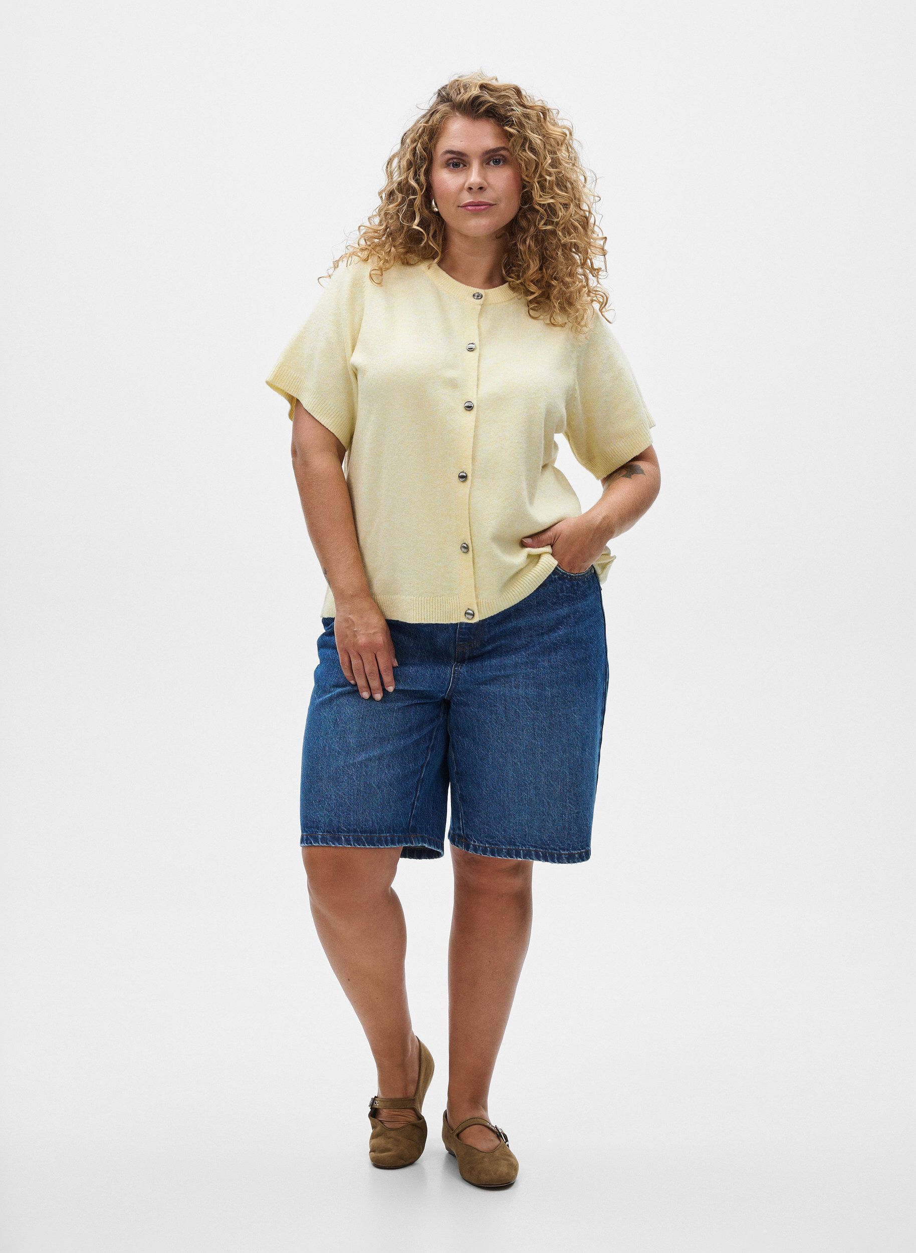 Zizzi  Cardigan en tricots &agrave; manches courtes, Jaune clair, Model image number 1