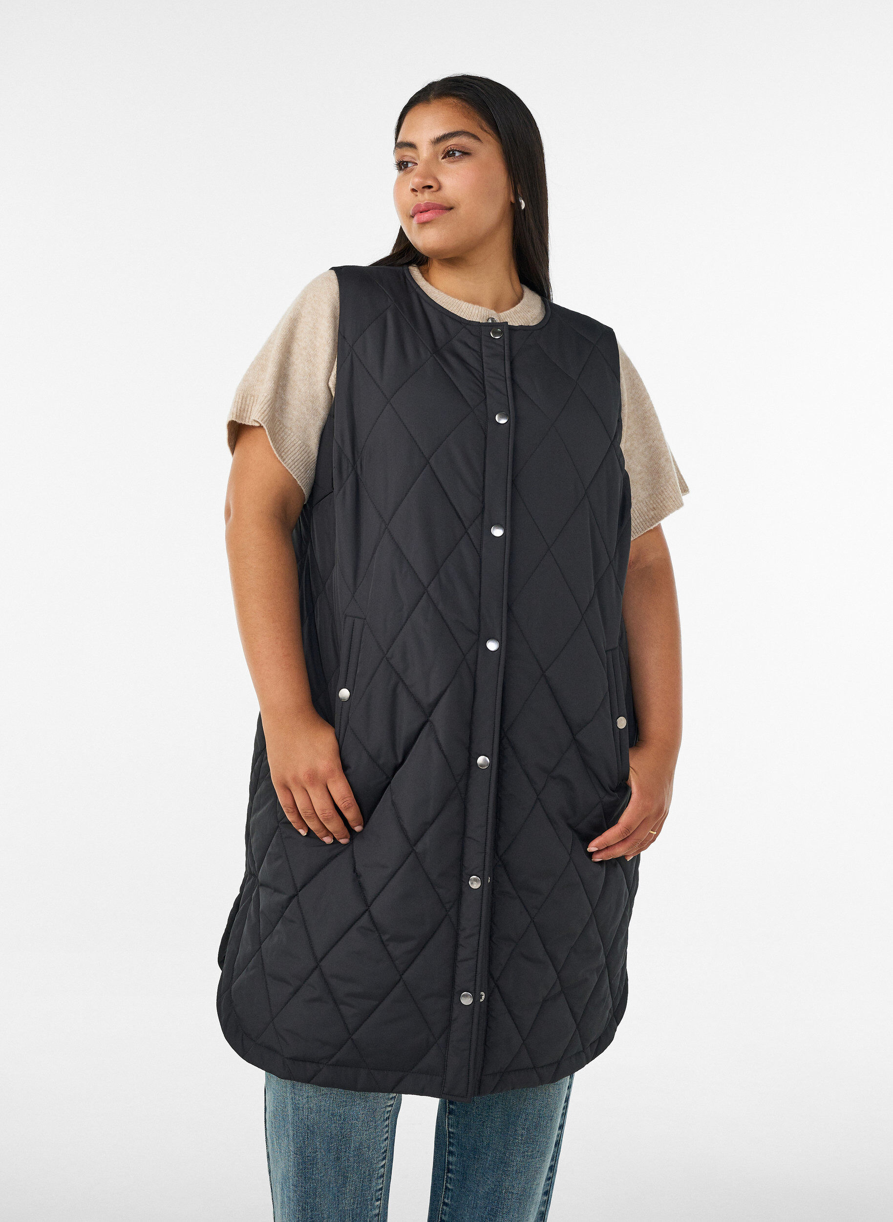 ZizziLange gewatteerde gilet met drukknoopsluiting, Zwart, Model image number 0