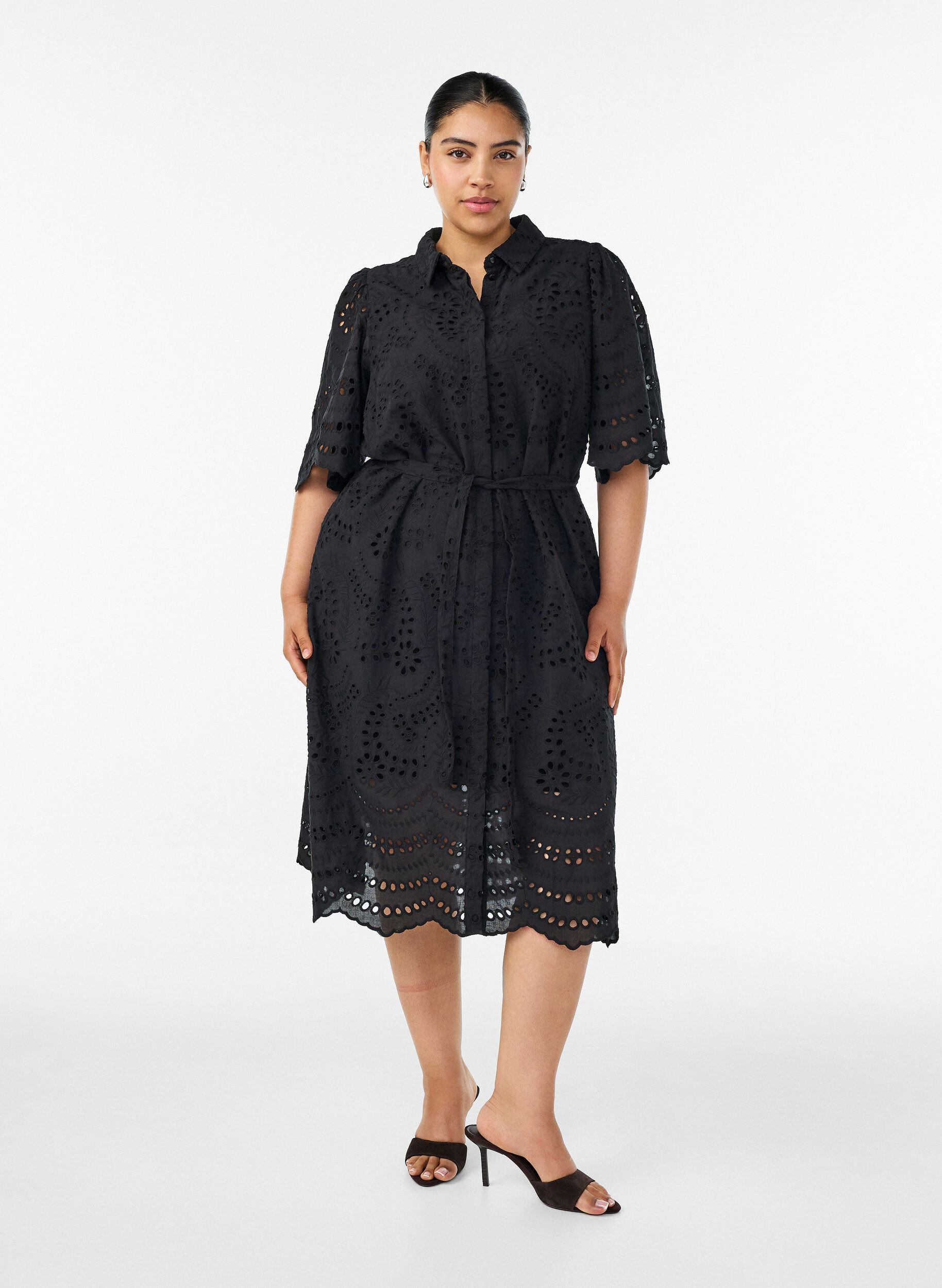ZizziBlousejurk in broderie anglaise met strikceintuur, Zwart, Model image number 1
