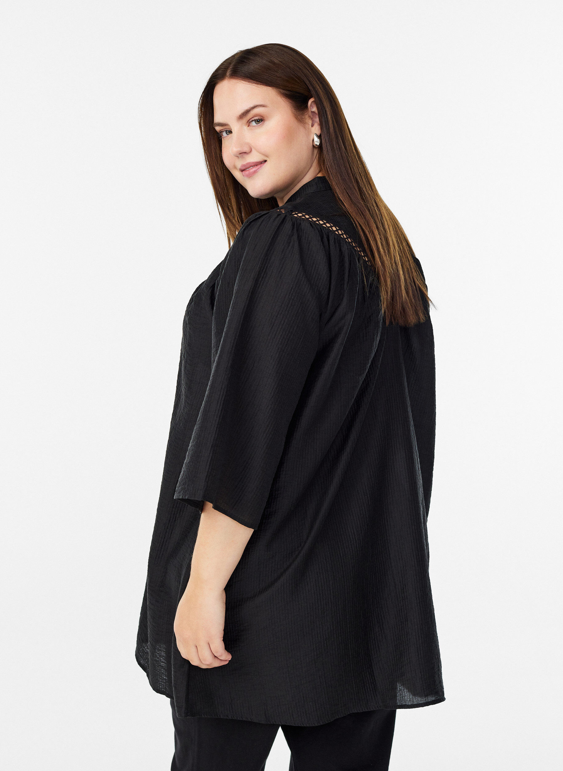 ZizziTunic met gehaakte randen en gestreepte textuur, Zwart, Model image number 2