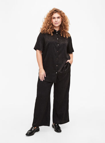 Pantalon avec motif texturé, Black, Model image number 0