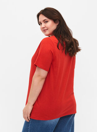T-shirt basique à manches courtes et col en V, Flame Scarlet, Model image number 1