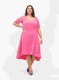 Midi-jurk met korte kanten mouwen, Shocking Pink, Model