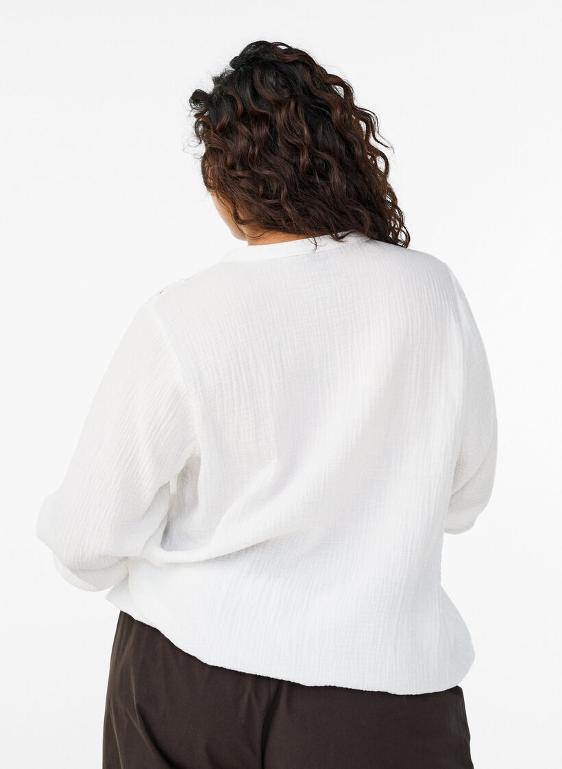 Blouse en mousseline de coton avec d&eacute;tails brod&eacute;s, Blanc, Model image number 2