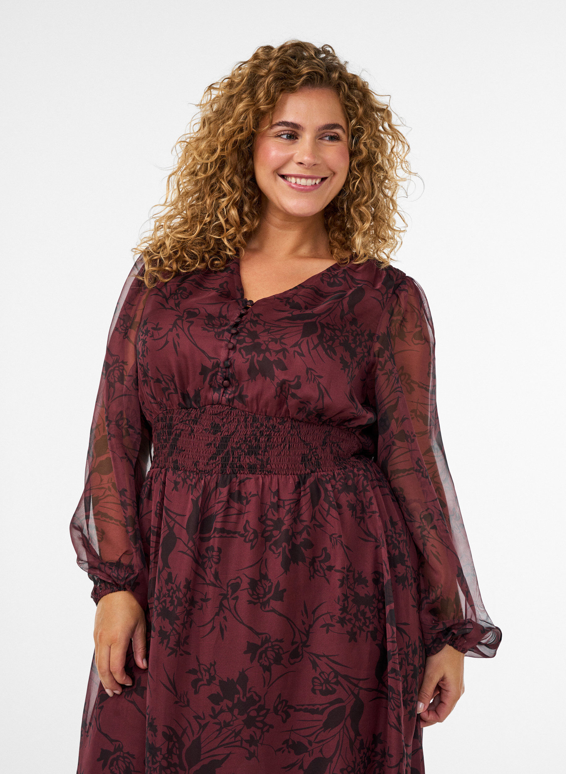 ZizziRobe maxi avec imprim&eacute; floral et smocks, Bordeaux fonc&eacute;, Model image number 2