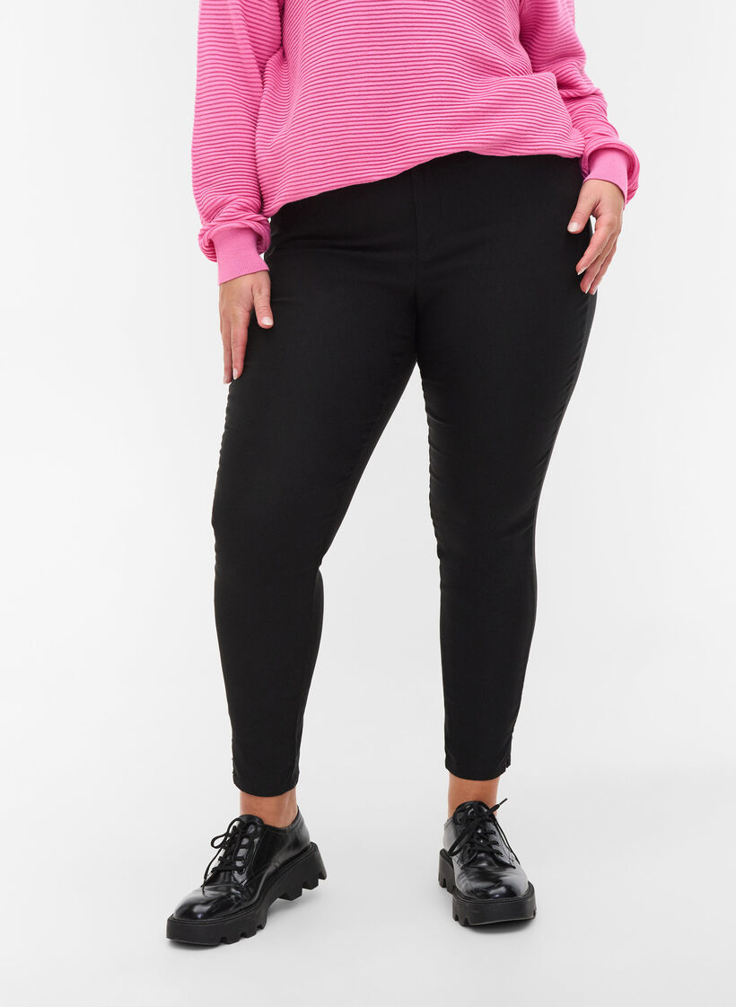 Cropped broek met een lichte glans, Black, Model image number 2