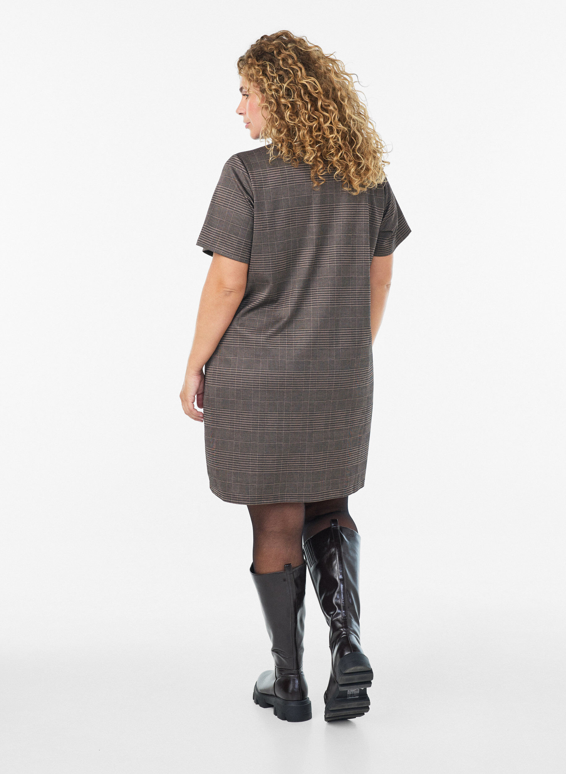 ZizziRobe courte &agrave; carreaux avec un col de chemise, Marron, Model image number 2