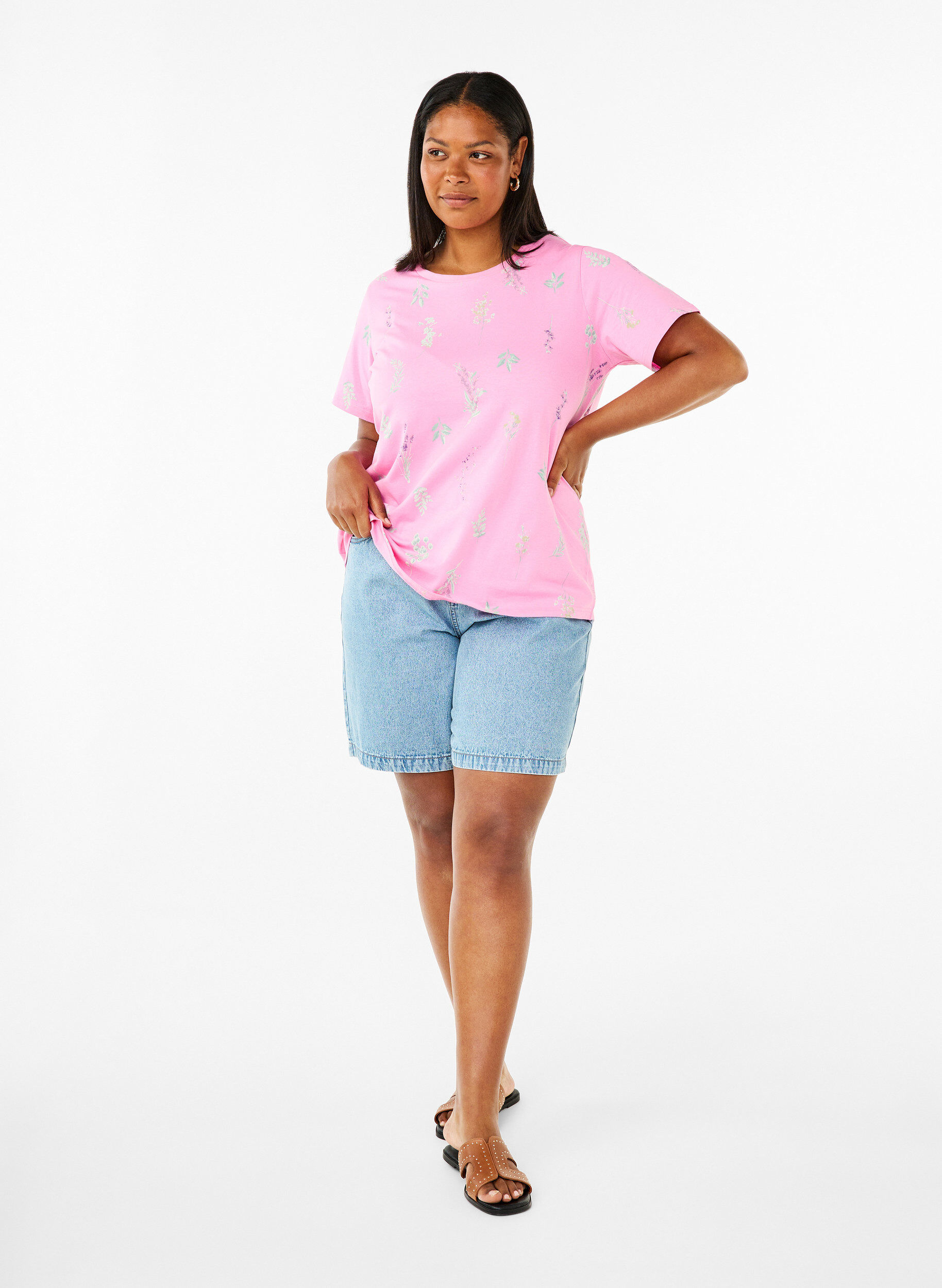Zizzi T-shirt en coton biologique avec imprim&eacute; floral, Rosebloom W. Flower, Model image number 2
