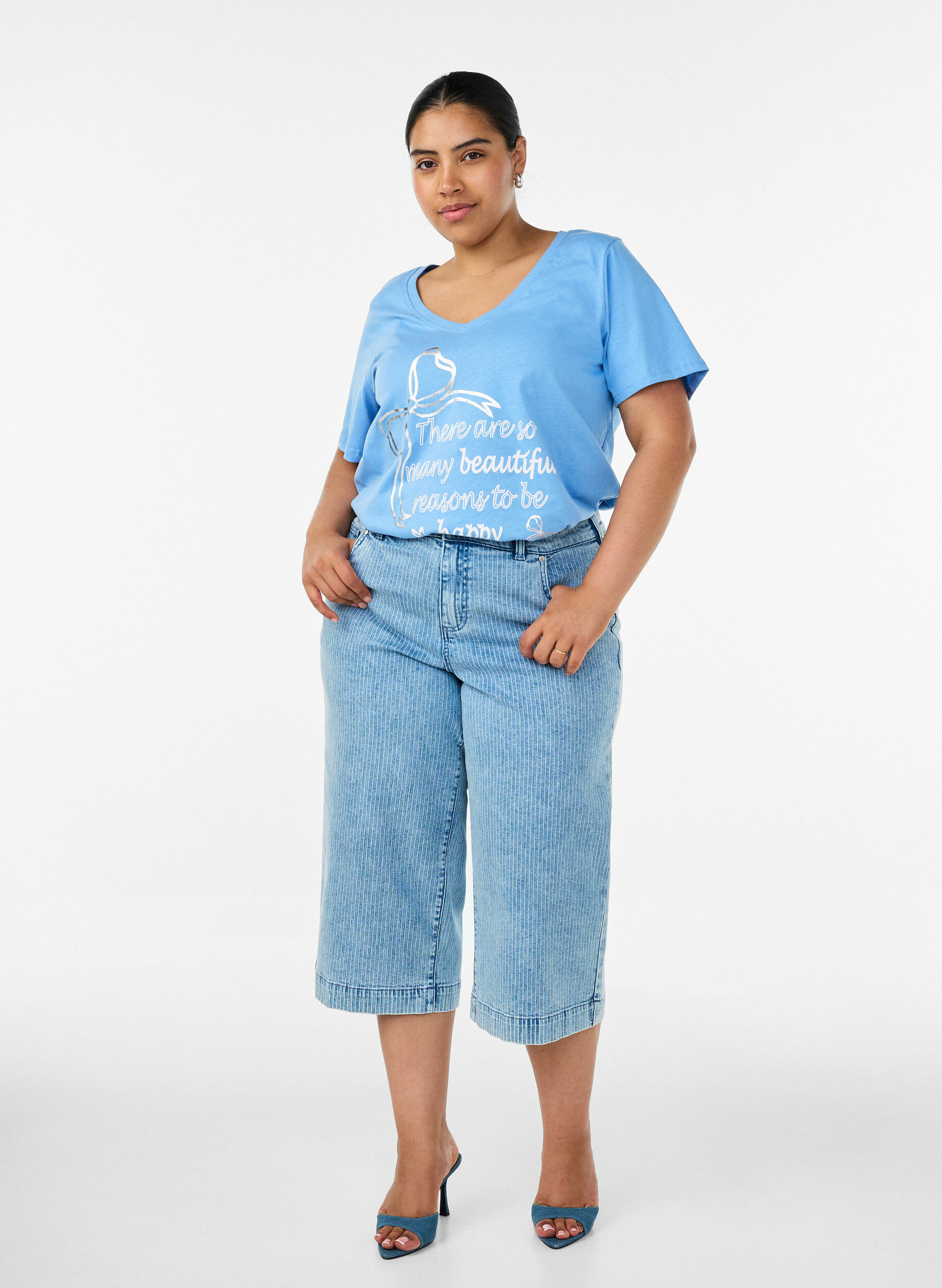 ZizziT-shirt en coton avec col V et imprim&eacute; devant, Bleu Clair, Model image number 1