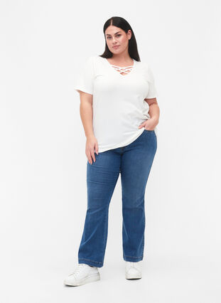 T-shirt avec col en V et détail croisé, Warm Off-white, Model image number 2