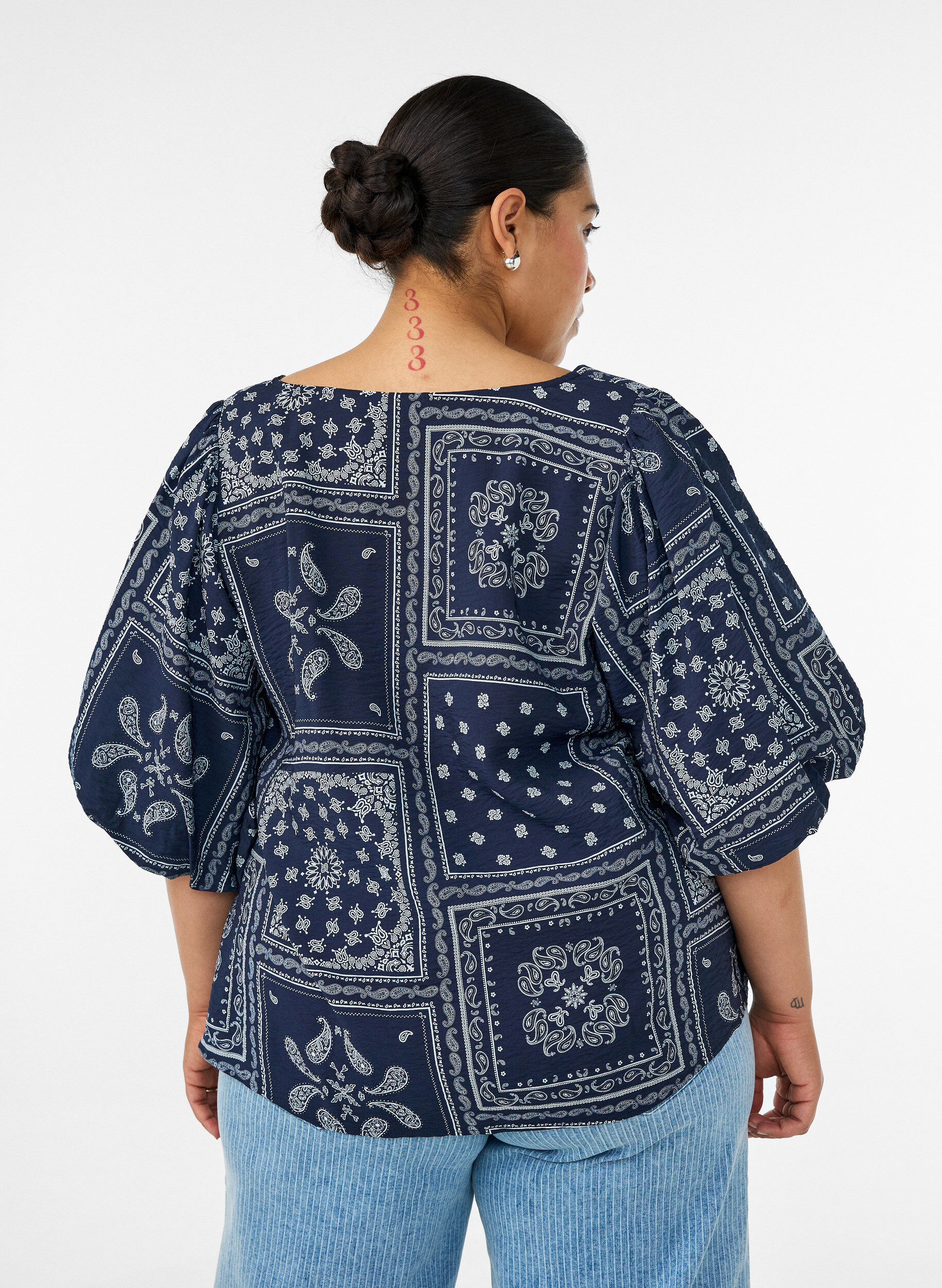 ZizziBlouse en viscose &agrave; imprim&eacute; cachemire et manches ballon, Bleu, Model image number 2