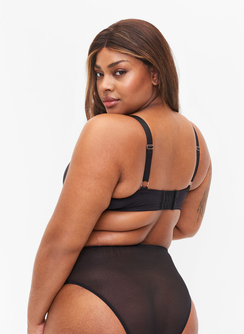 Soutien-gorge à armatures avec string, Black, Model image number 1