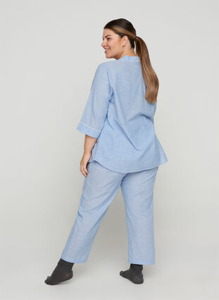 Pantalon de nuit ample à rayures et en coton, White/Blue Stripe, Model image number 1