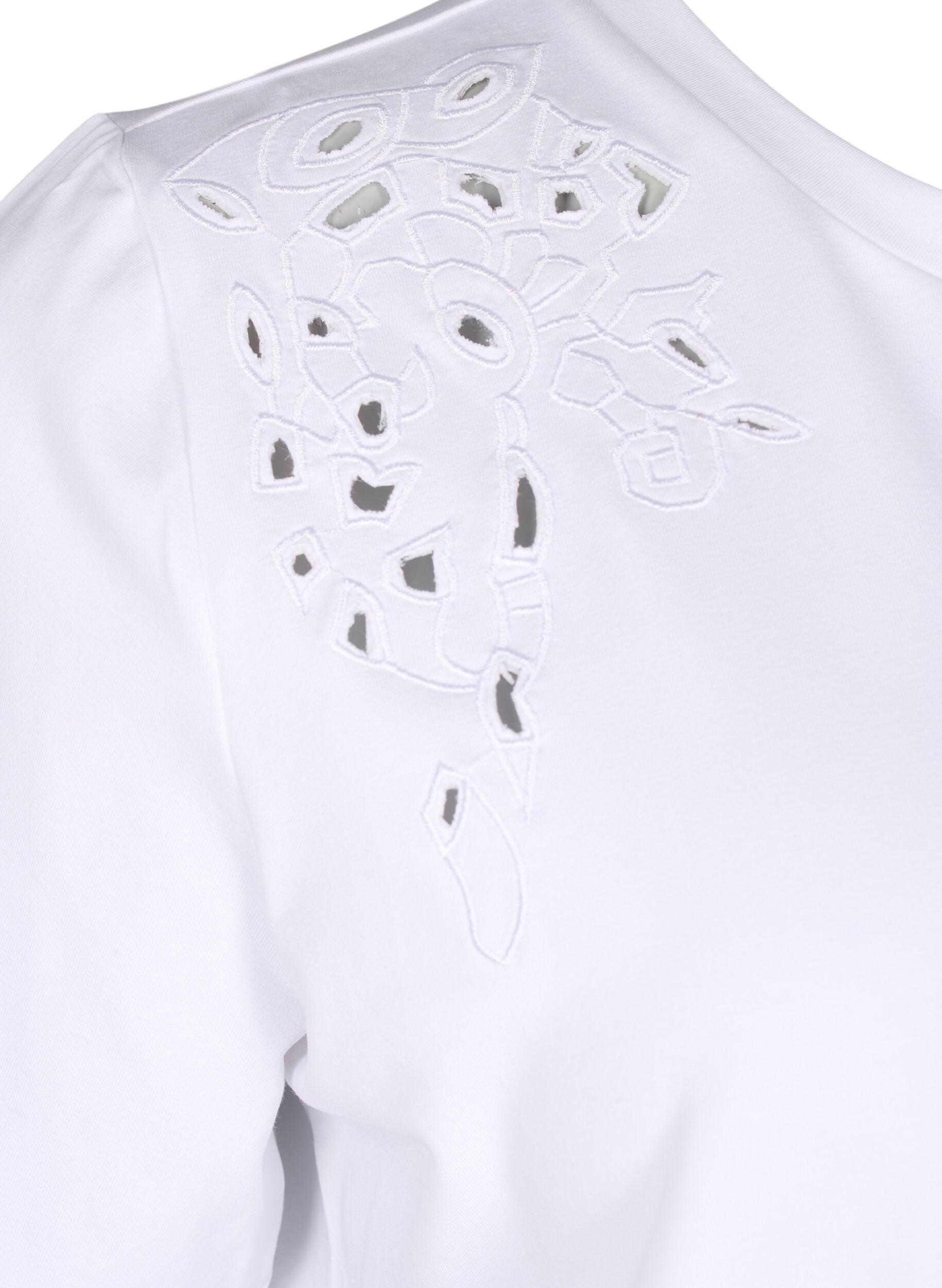 Zizzi T-shirt en coton bio avec d&eacute;tails brod&eacute;s, Bright White, Packshot image number 3