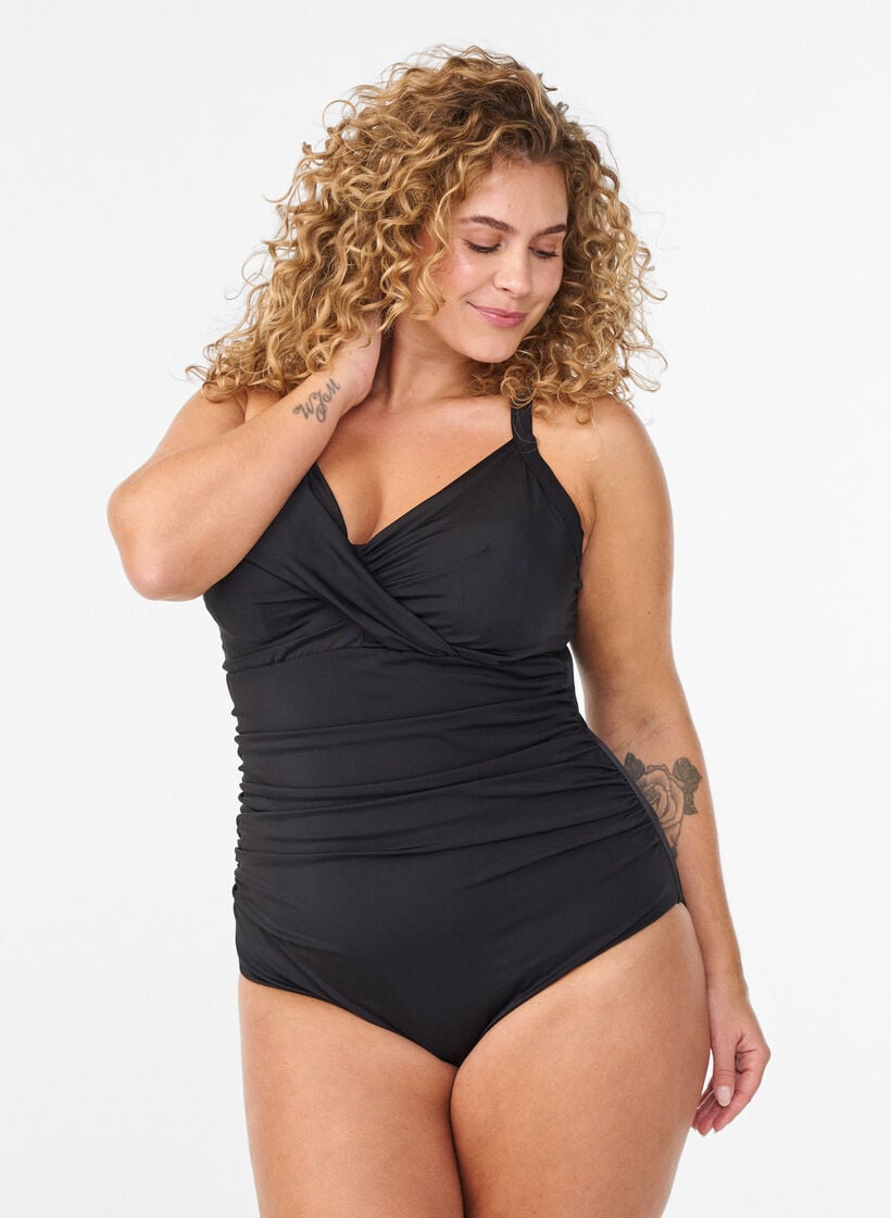 Maillot de bain avec armatures et effet fronc&eacute;, Noir, Model image number 0