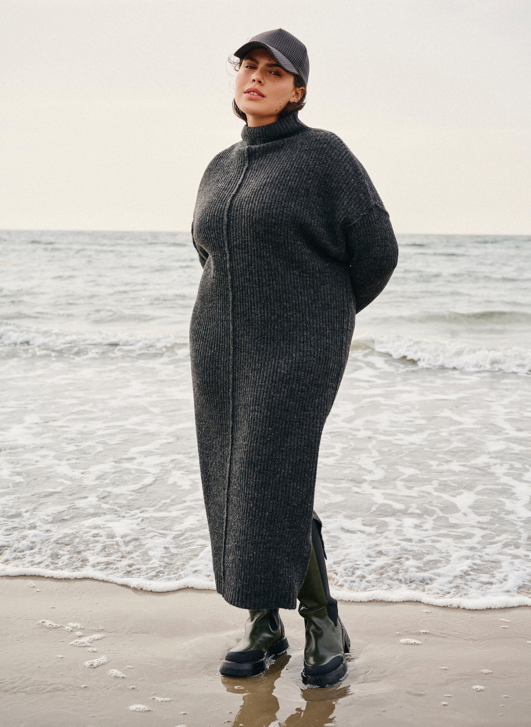 ZizziRobe longue oversize en tricot avec fente, Gris anthracite, Image image number 1