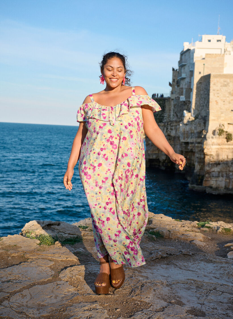 Midi jurk met bloemen en ruches bij de schouder, Vanille, Image image number 0